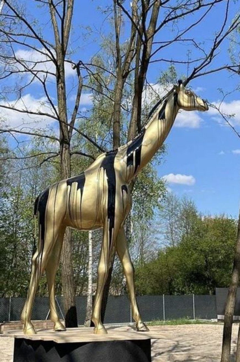 Casa Padrino Skulptur Designer Deko Giraffe Schwarz / Gold Mod2 H. 320 cm - Riesige Dekofigur - Lebensgroße Tierfigur - Gartendeko XXL Skulptur Lebensgross