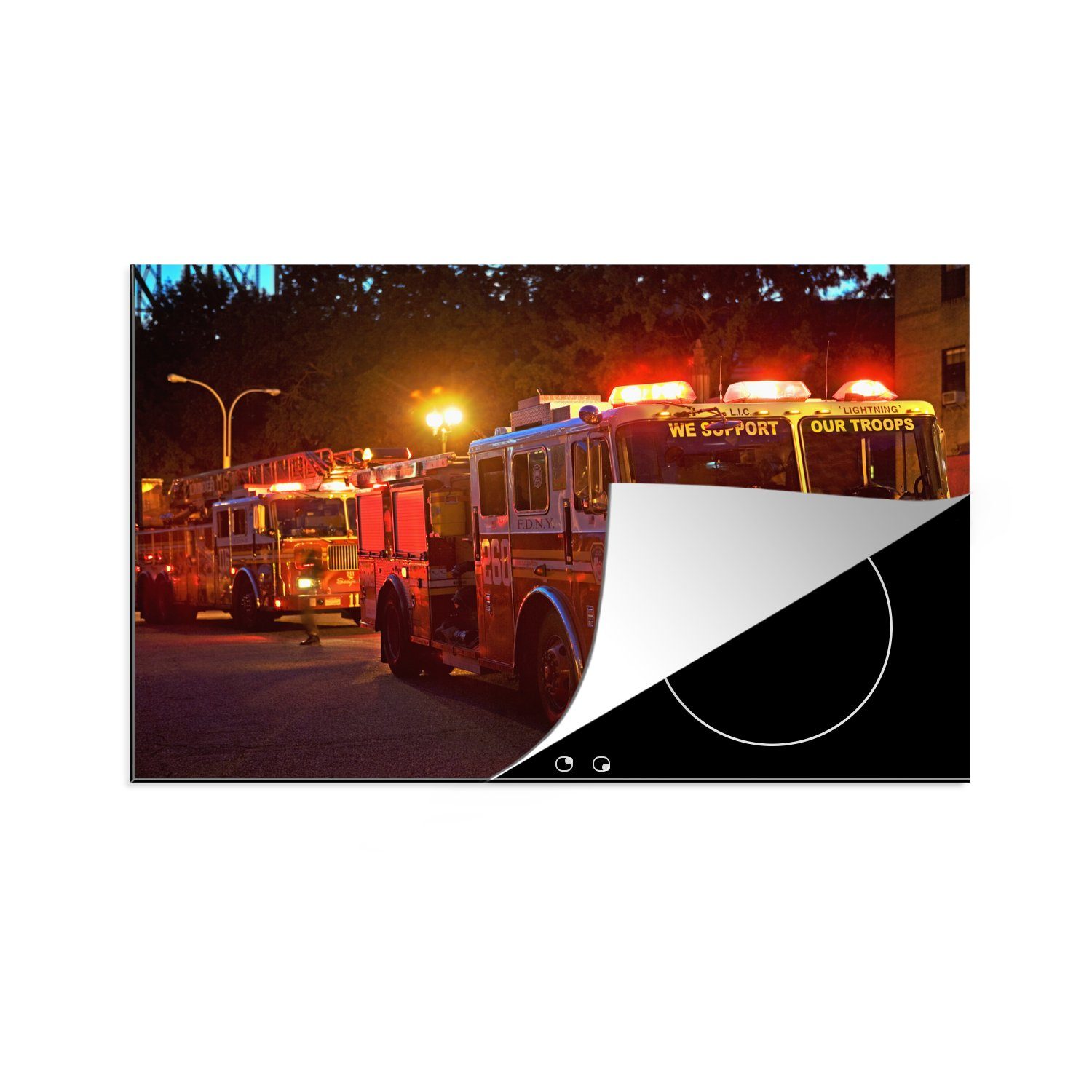 MuchoWow Herdblende-/Abdeckplatte Feuerwehrfahrzeuge von New York City, Vinyl, (1 tlg), 81x52 cm, Induktionskochfeld Schutz für die küche, Ceranfeldabdeckung