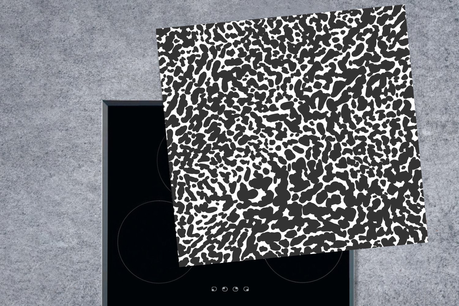 Schwarz - 78x78 cm, - Weiß, - Muster (1 Herdblende-/Abdeckplatte Pantherdruck Vinyl, für tlg), MuchoWow Arbeitsplatte Ceranfeldabdeckung, küche