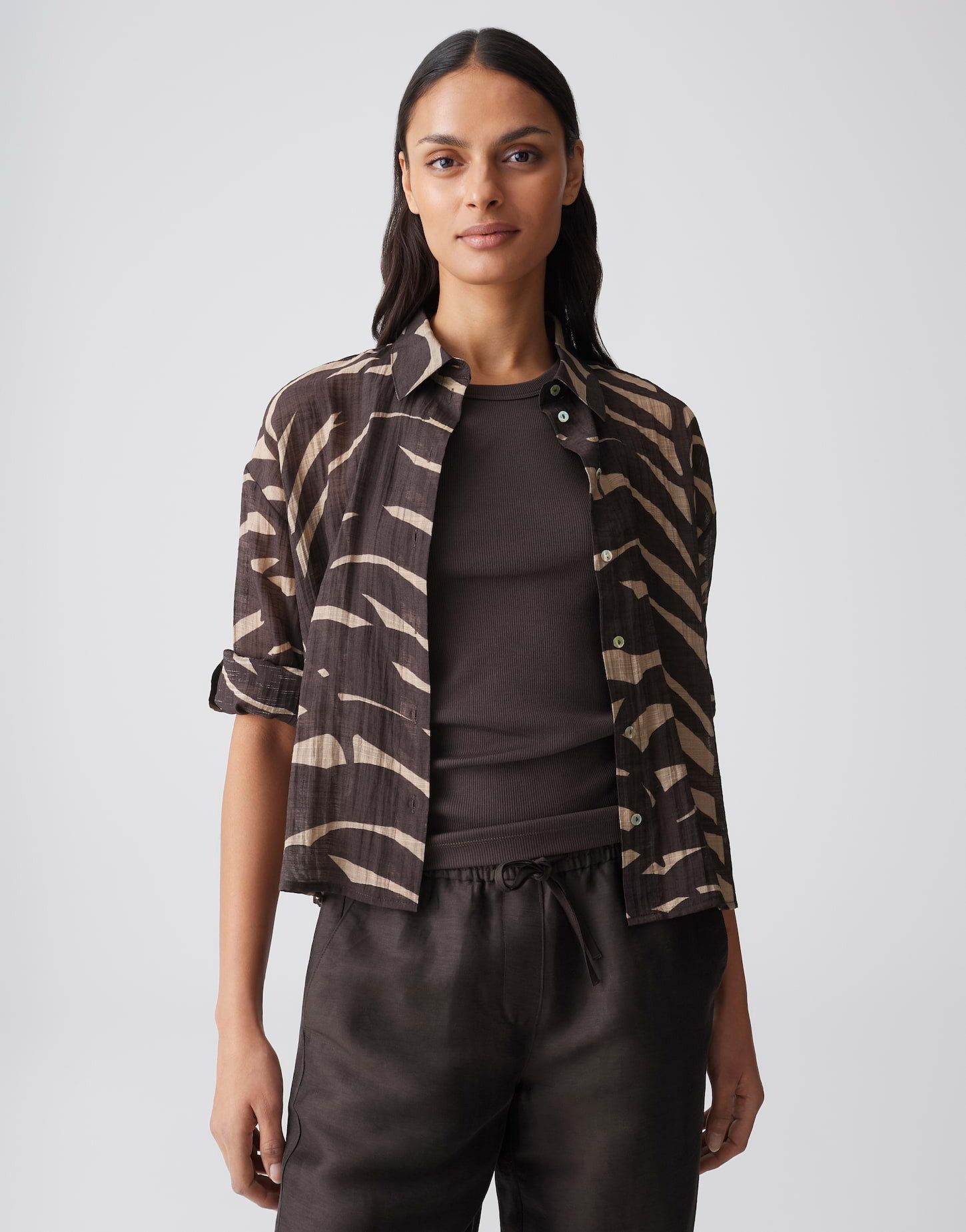 OPUS Langarmbluse FADENA LEAVES mit Crinkle-Print Perlmuttknöpfe setzen einen klaren Casual-Akzent