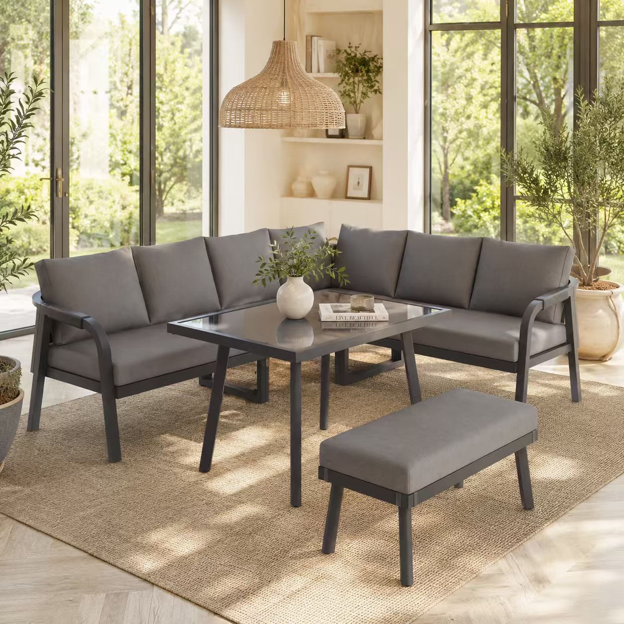 Celya Garten-Essgruppe Gartenmöbel-Set, Beinhaltet ein Ecksofa, einen Esstisch und eine Bank, (Geflochtene Arm- und Rückenlehnen, Bietet Platz für bis zu 8 Personen), Ideal für Außenbereiche, Gärten