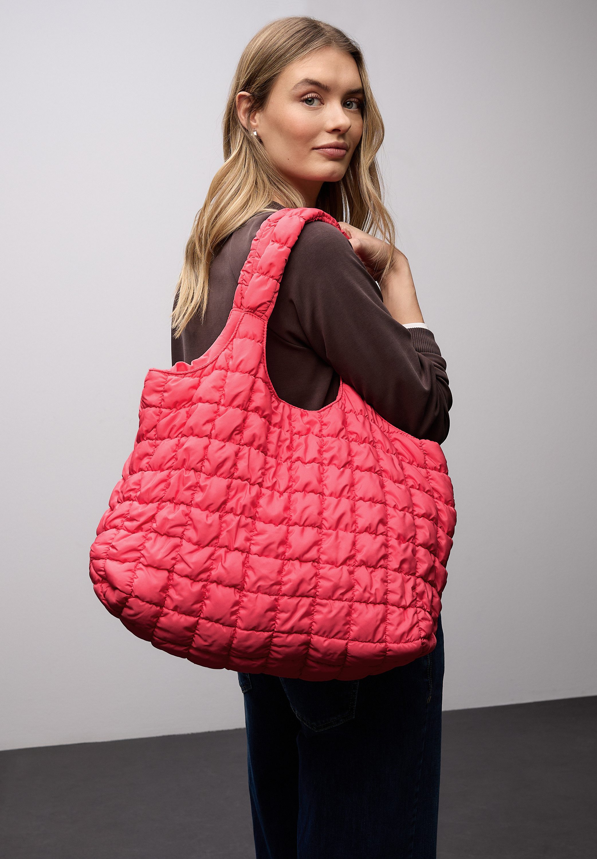 STREET ONE Schultertasche, Basic