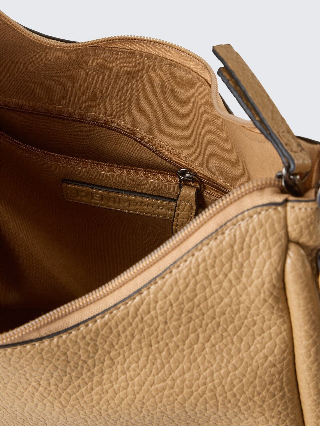 TOM TAILOR Denim Beuteltasche Bags, TTFINNA M Beuteltasche mit dekorativem Anhänger