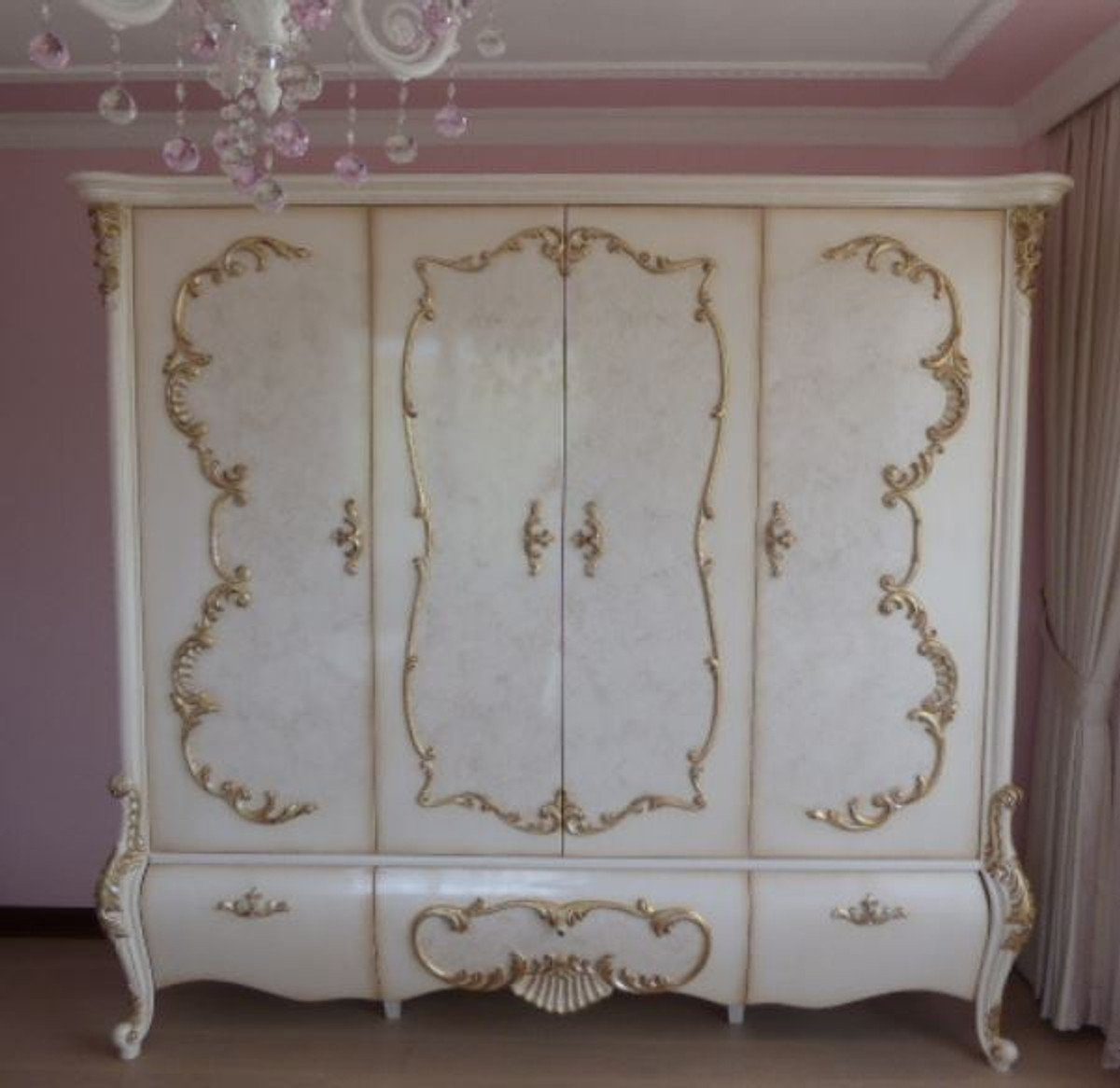 Casa Padrino Kleiderschrank Luxus Barock Schlafzimmerschrank Weiß / Creme / Gold 320 x 70 x H. 250 cm - Edler Massivholz Kleiderschrank - Schlafzimmer Möbel im Barockstil - Luxus Qualität