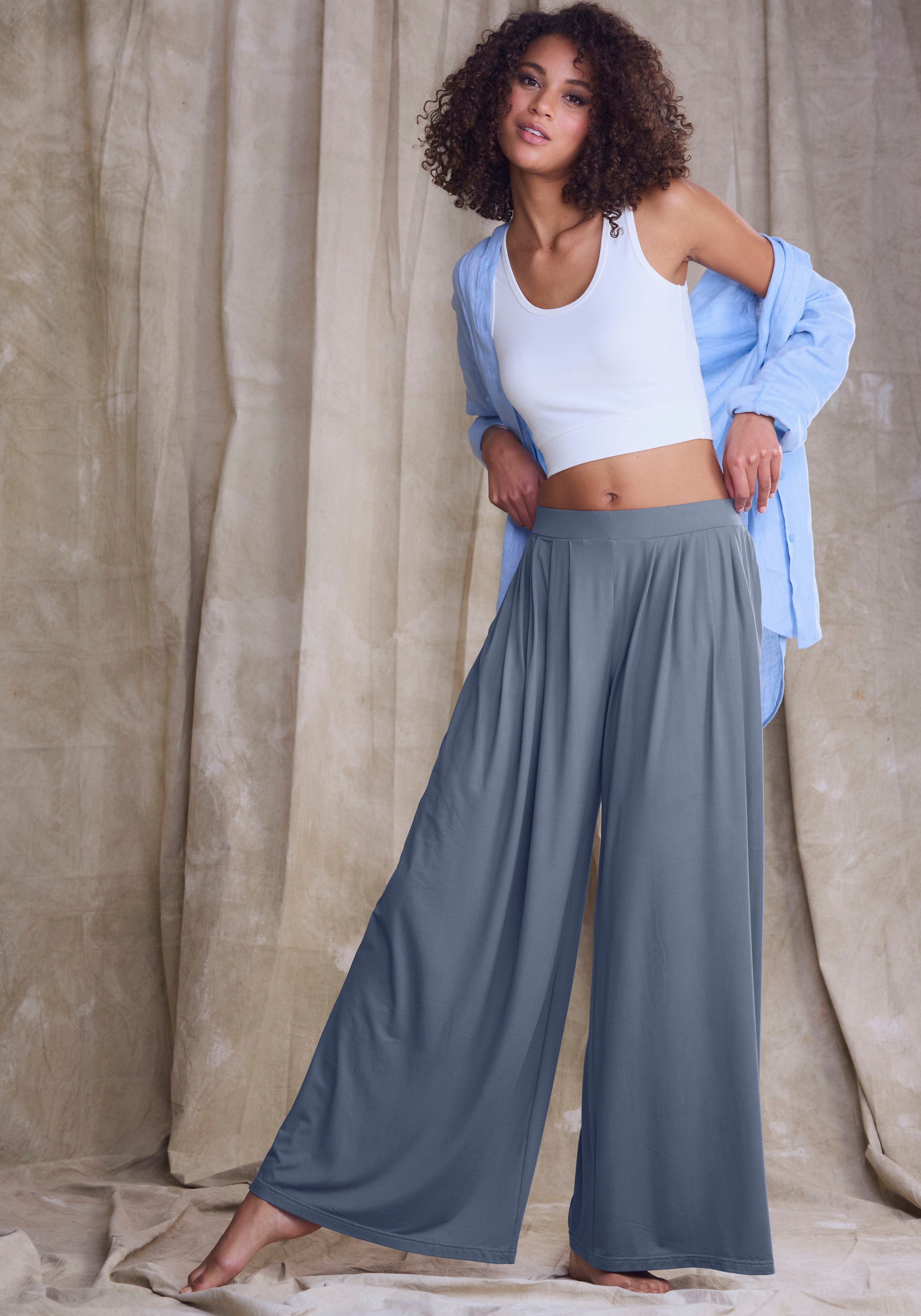 LASCANA Schlupfhose Extra Weit mit extraweit geschnittenen Beinen