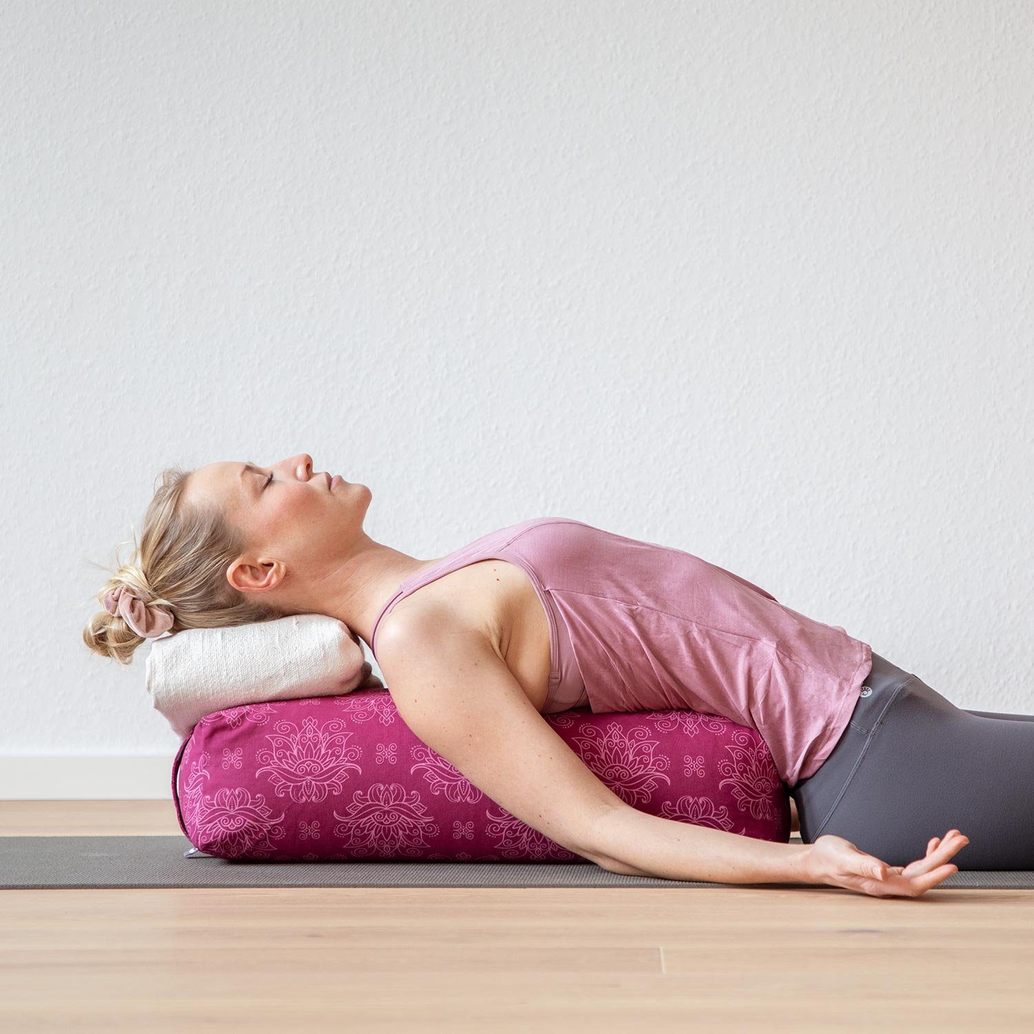 bodhi Yoga Bolster SALAMBA Bolster gemustert, 64x25x17cm Lotus, berry, Dinkel