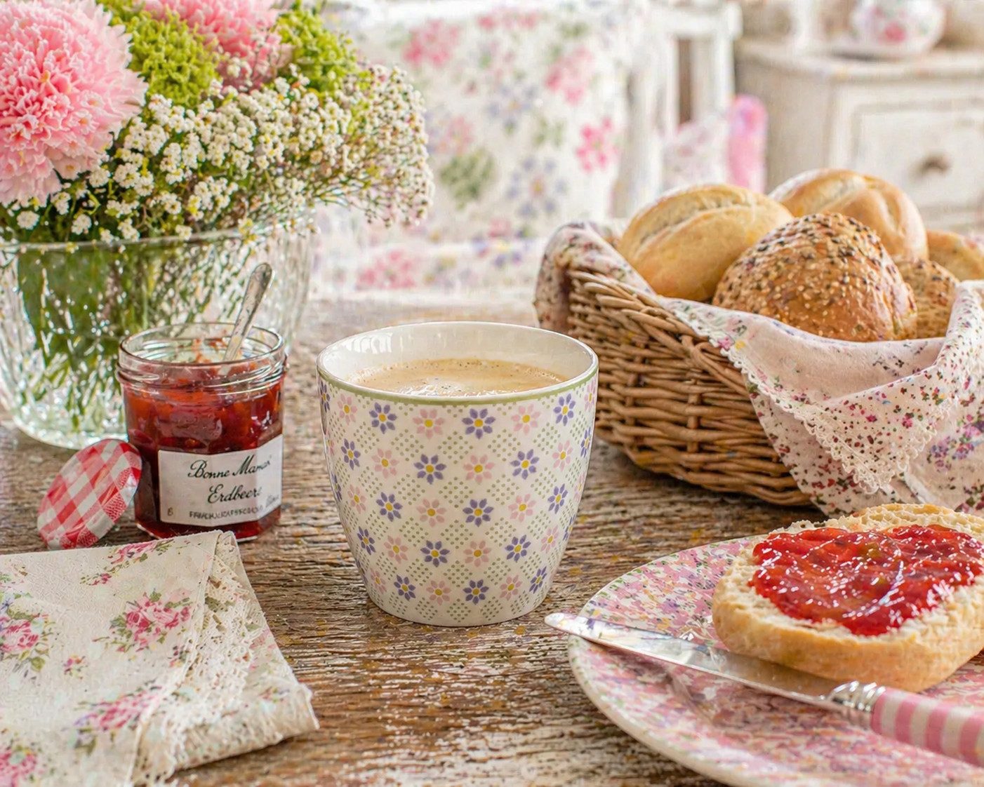 Greengate Becher GreenGate Latte Cup Sybille Weiß mit floralem Muster