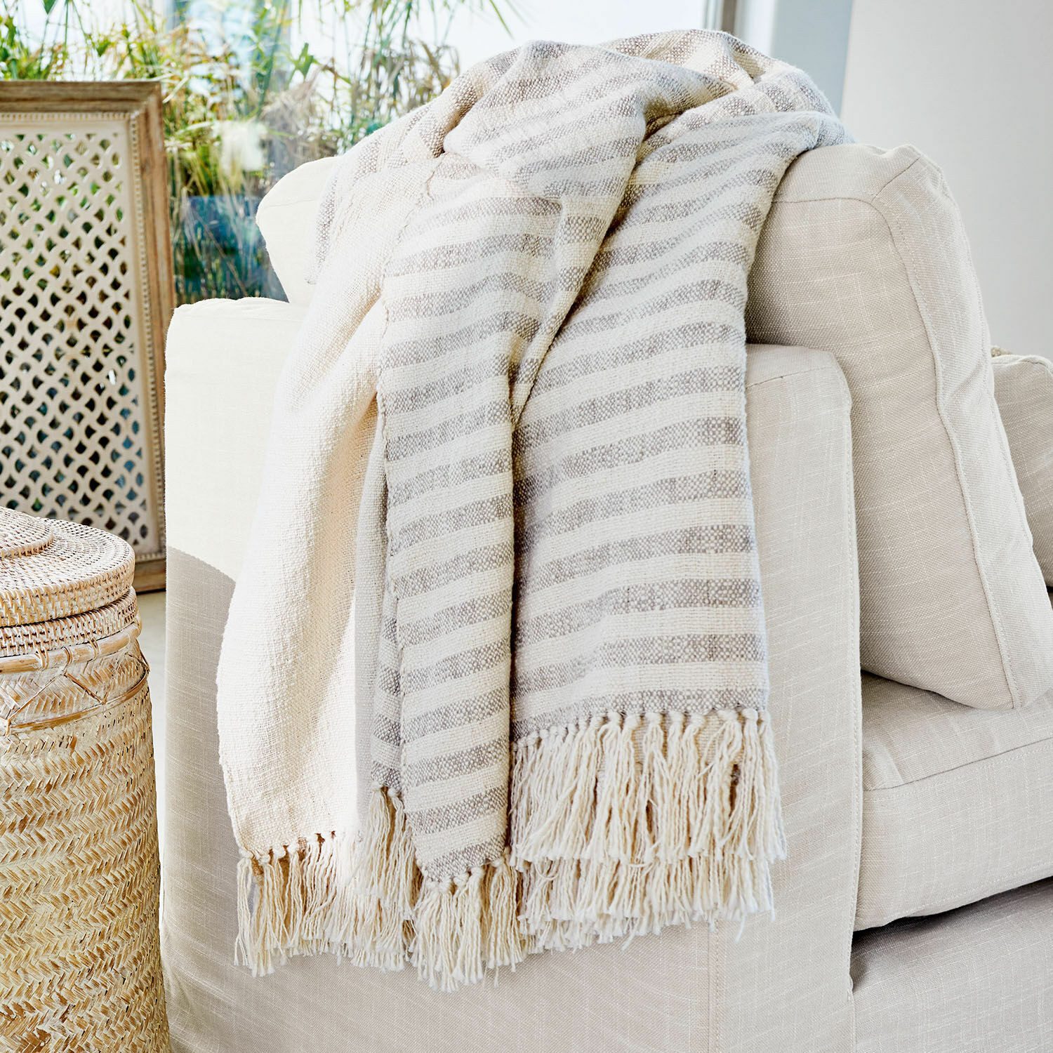 Mirabeau Tagesdecke Plaid Marpent creme/grau – Bild 5 von 5