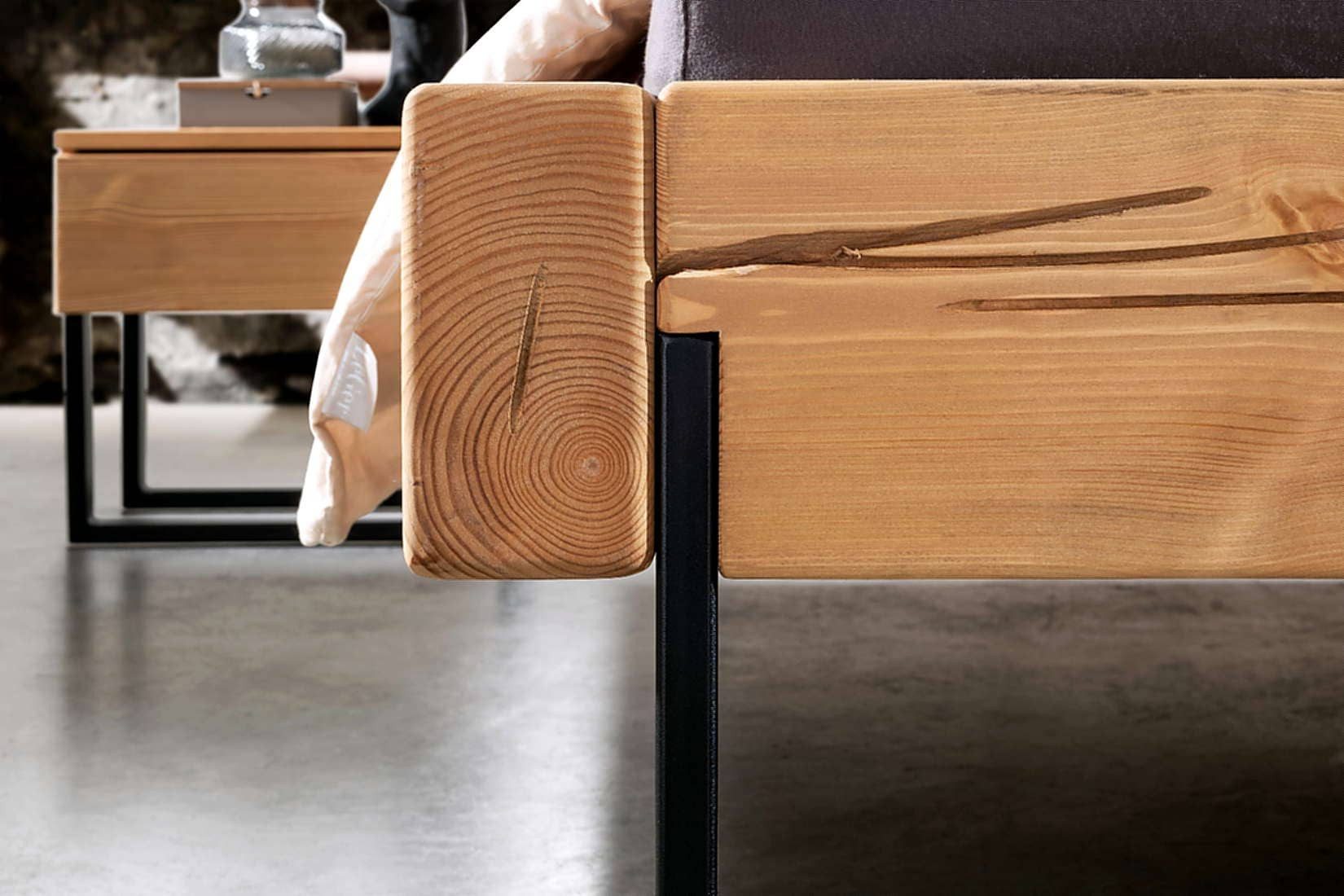 TPT Möbel Massivholzbett Nordlicht, Balkenbett Kiefer massiv mit Beleuchtung