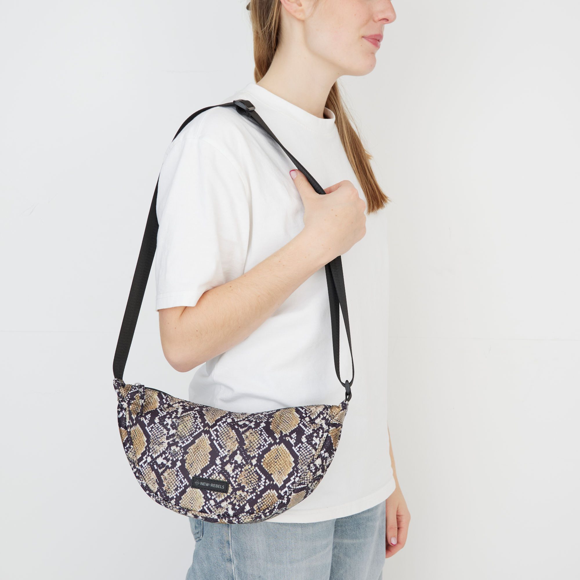 NEW REBELS Umhängetasche Moonbag Stay Wild Crossbody-Tasche Schlangen-Print Nylon beige/braun