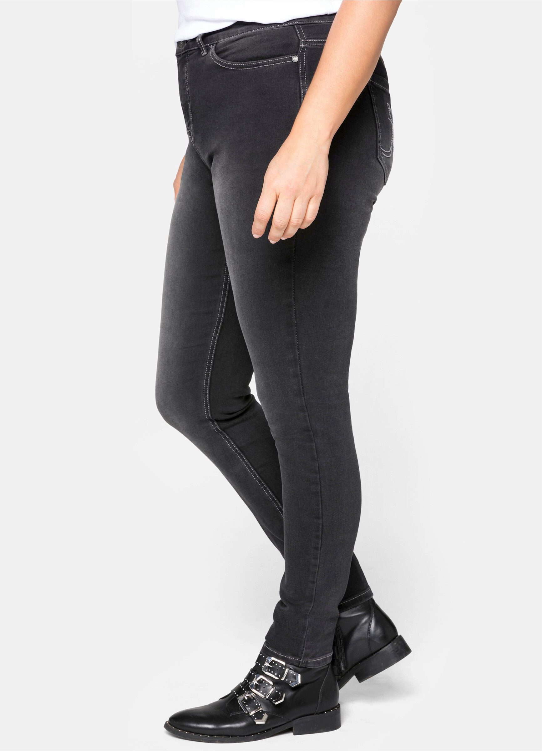 Sheego Bequeme Jeans Stretch-Jeans Super elastisches Power-Stretch-Material – Bild 5 von 5
