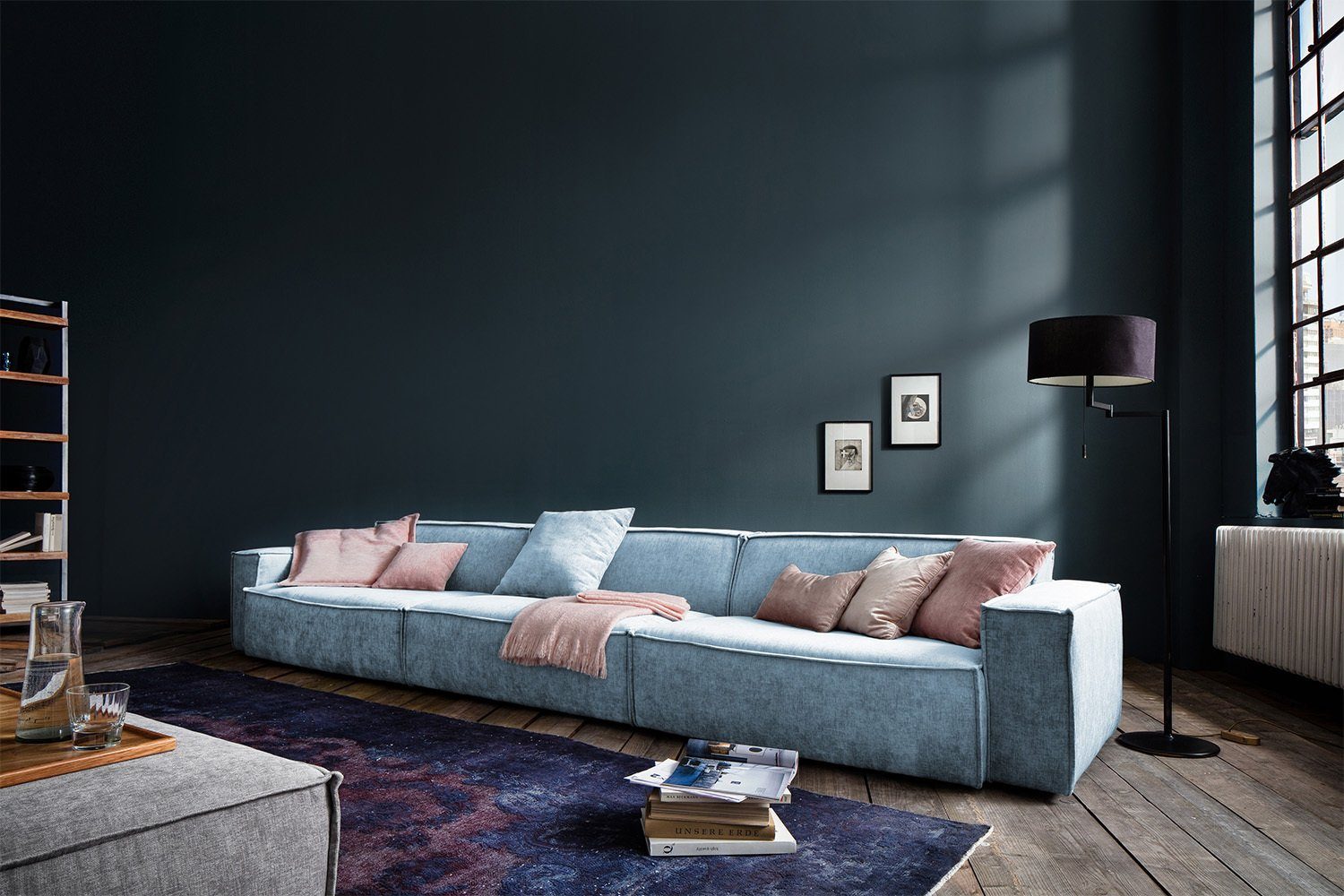 KAWOLA Sofa SAMU, Riesensofa Stoff verschiedene Farben hellblau