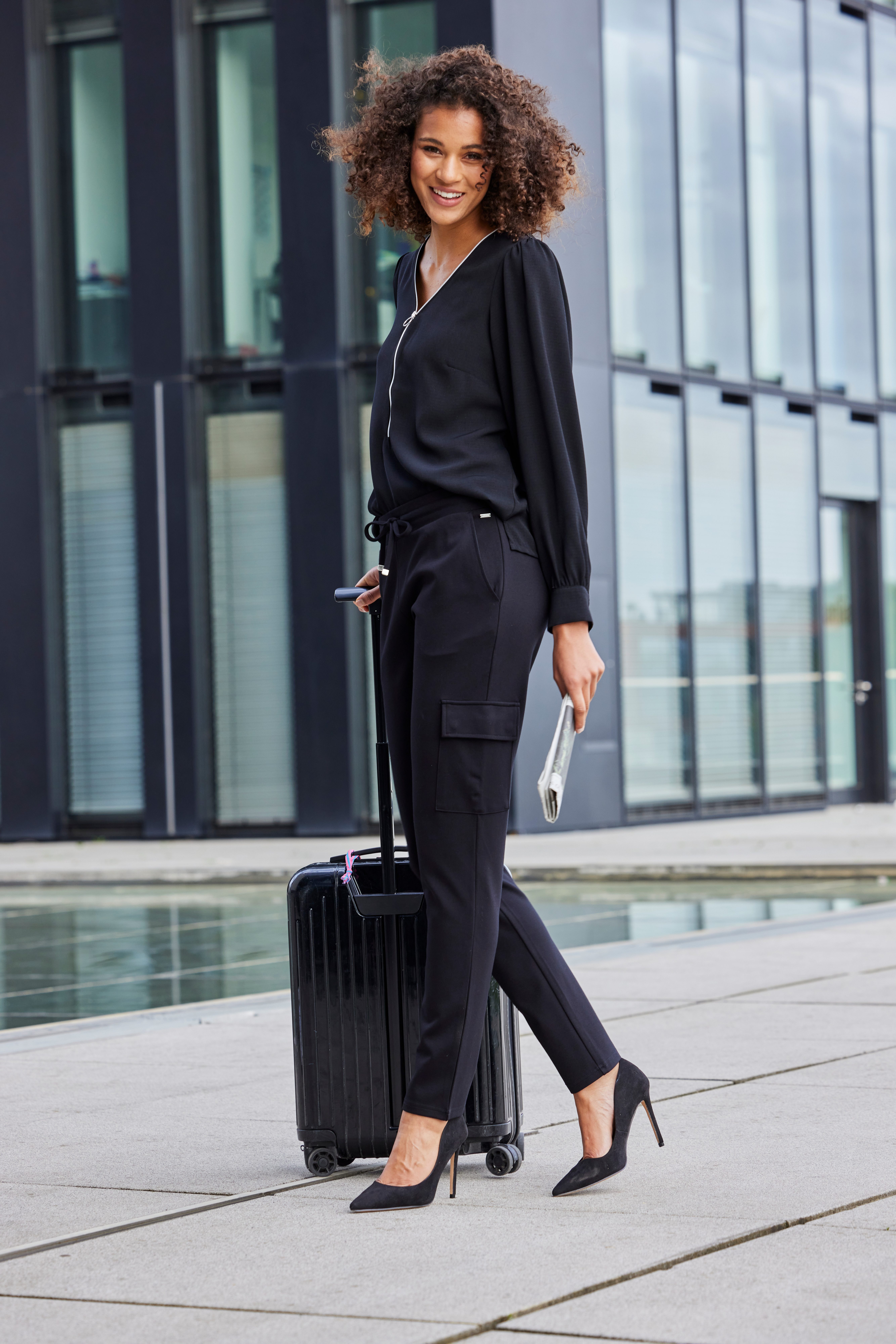 LASCANA Cargohose in weich fließendem Material, Loungewear