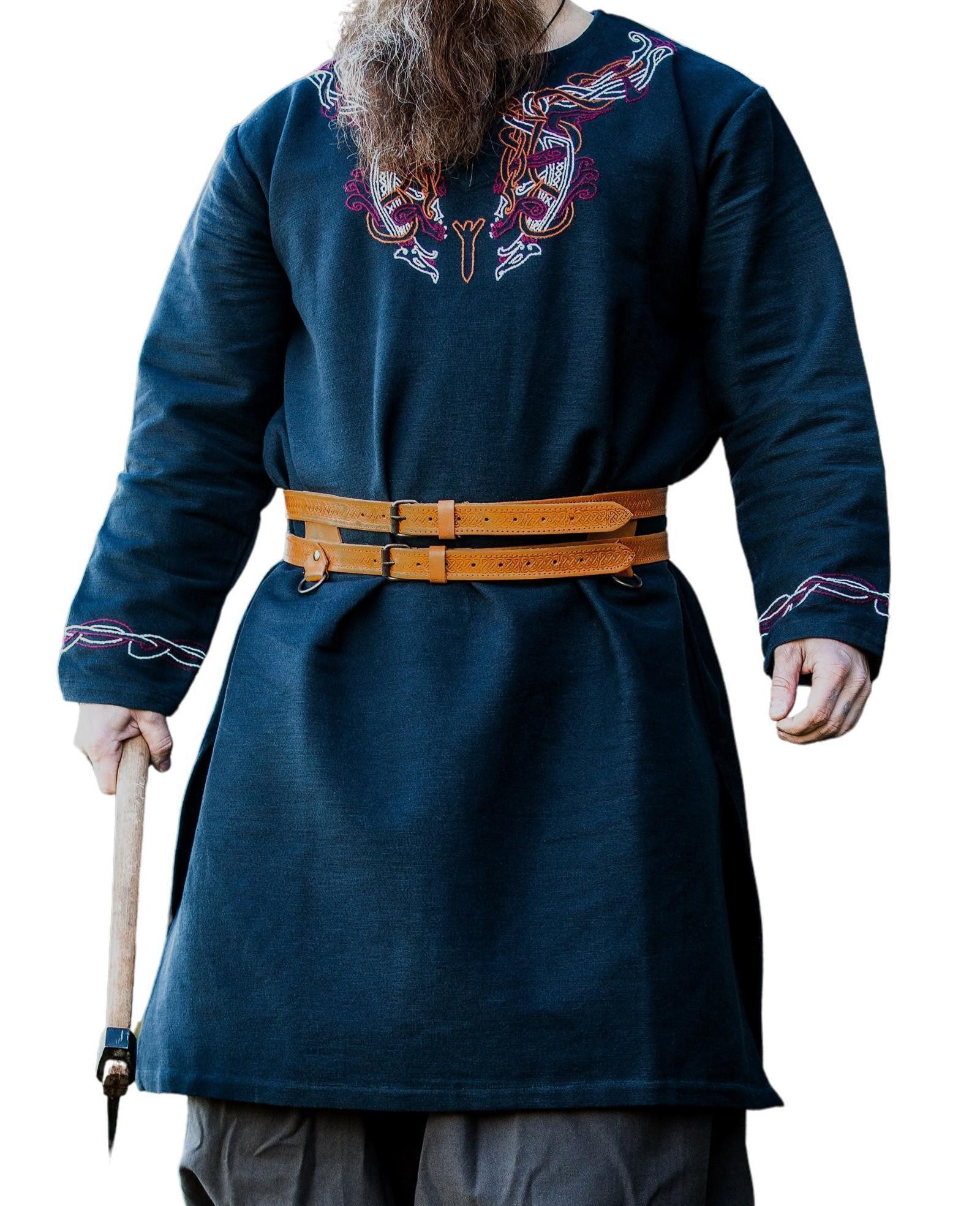 Leonardo Carbone Wikinger-Kostüm Tunika "Snorri" mit Urnes-Stil Stickerei, aufwendige Handstickerei, hochwertige Baumwolle
