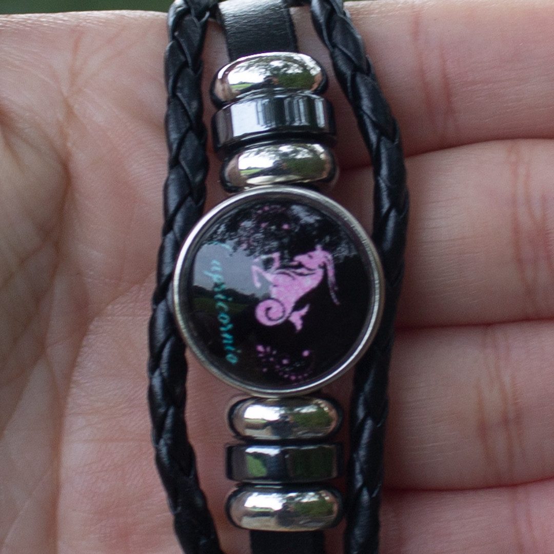 Stelby Armband mit Gravur Armband Sternzeichen Steinbock mit 3D Gravur im Glas (Weihnachtsgeschenk, Geburtstagsgeschenk, Valentinstaggeschenk, modern, minimalistisch), langlebig, pflegeleicht, unisex