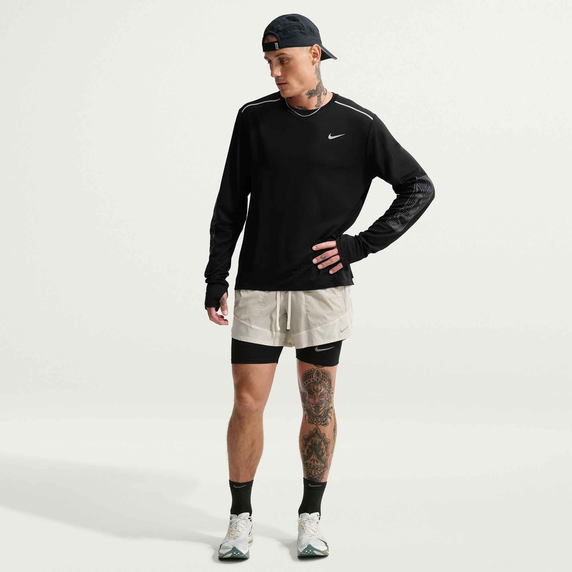 Nike Laufshirt M NK DF UV MILER WNT LS TOP mit Rundhalsausschnitt, Kurzarm, schnell trocknend, atmungsaktiv