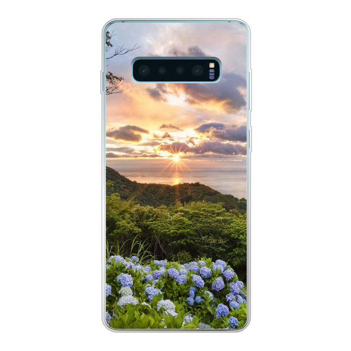 MuchoWow Handyhülle Blick auf Meer und Hortensien Phone Case Handyhülle Samsung Galaxy S10+ Silikon Schutzhülle