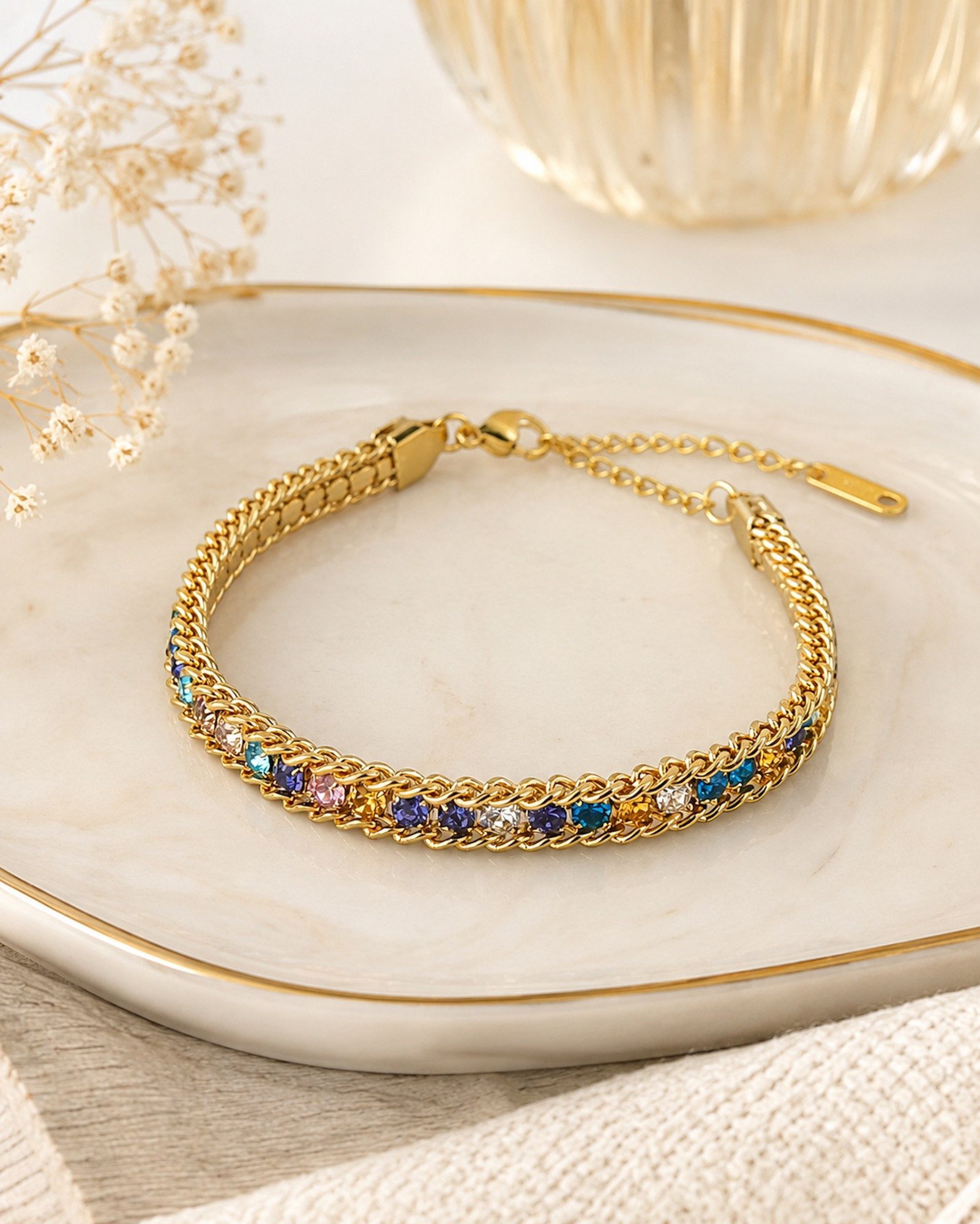 Ella Jonte Armband, aus Edelstahl goldfarben mit bunten Strasssteinen - Verstellbar