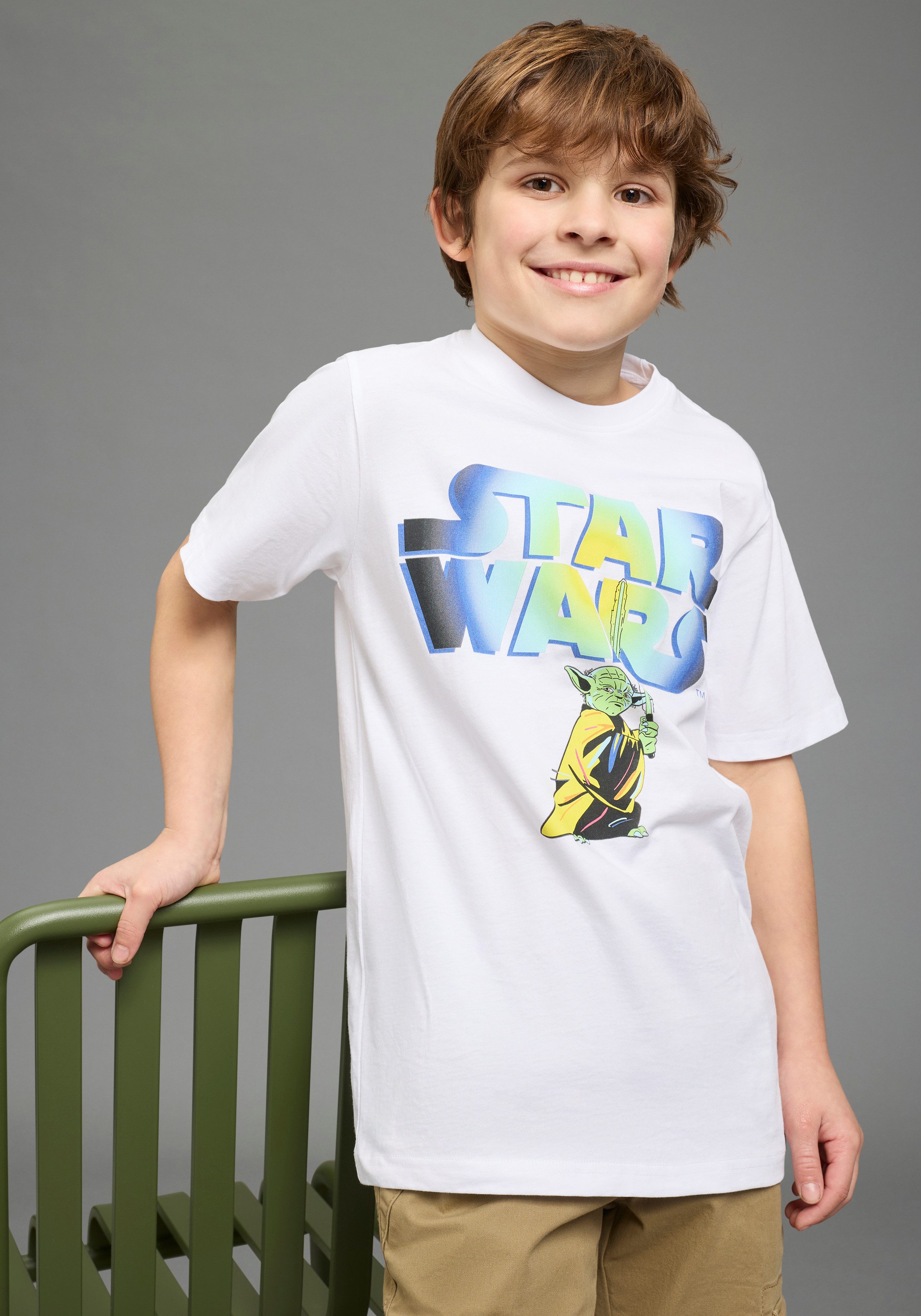 KIDSWORLD T-Shirt Disney STAR WARS T-Shirt: YODA YODA Shirt, modischer Stil, Kurzarm, Basic Passform, aus Baumwolle. € 16,99, (€ 16,99 pro 1 Stk).