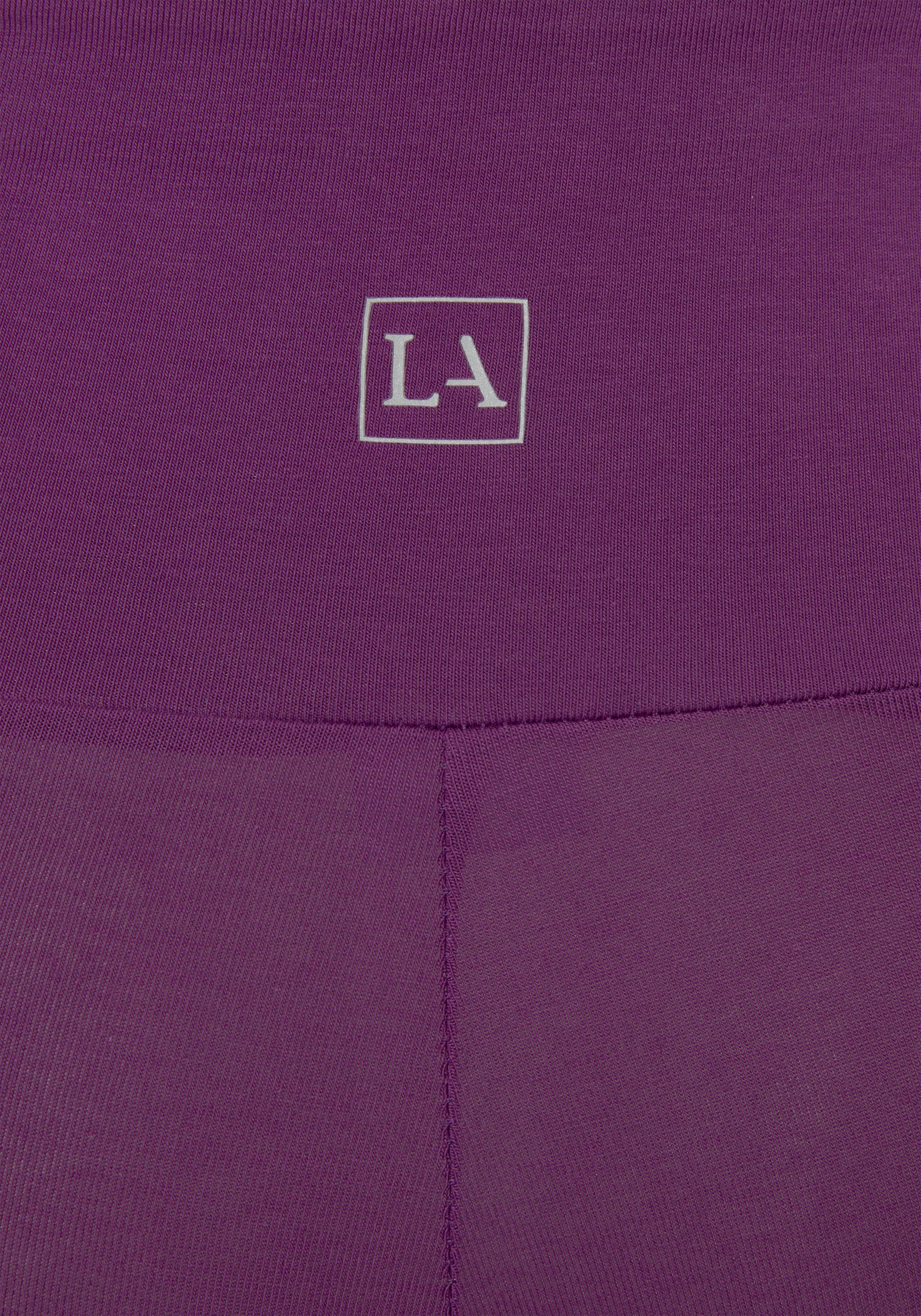 LASCANA Shorts mit breitem Bündchen und Logodruck, Loungewear