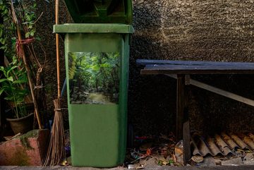MuchoWow Wandsticker Fluss im tropischen Dschungel (1 St), Mülleimer-aufkleber, Mülltonne, Sticker, Container, Abfalbehälter