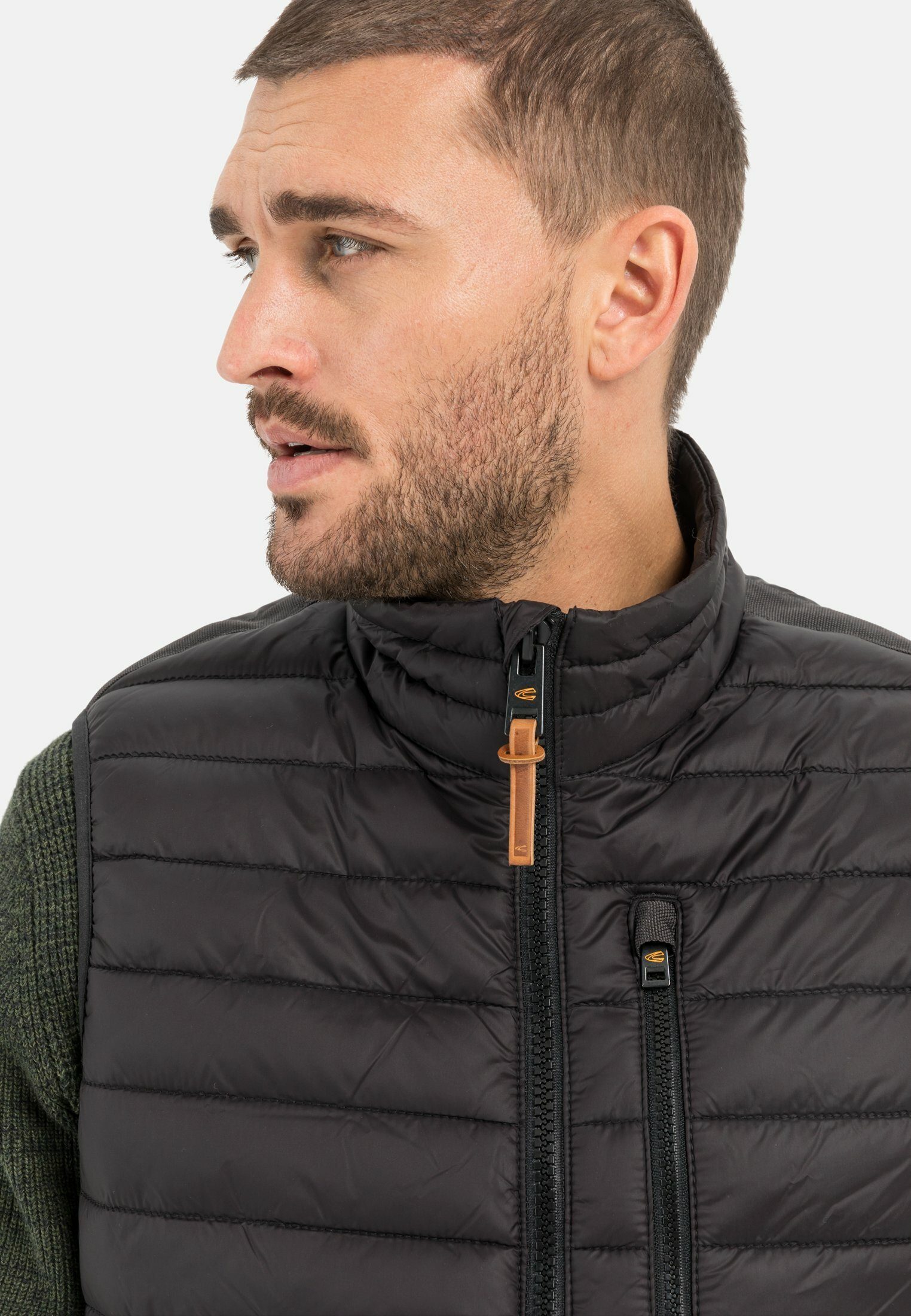 camel active Steppweste mit horizontaler Steppung aus recyceltem Polyester mit Stehkragen
