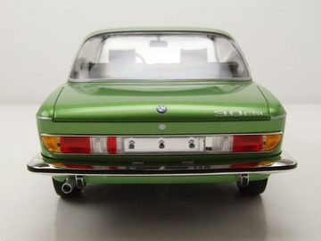 Minichamps Modellauto BMW 3.0 CSi E9 Coupe 1971 grün metallic Modellauto 1:18 Minichamps, Maßstab 1:18