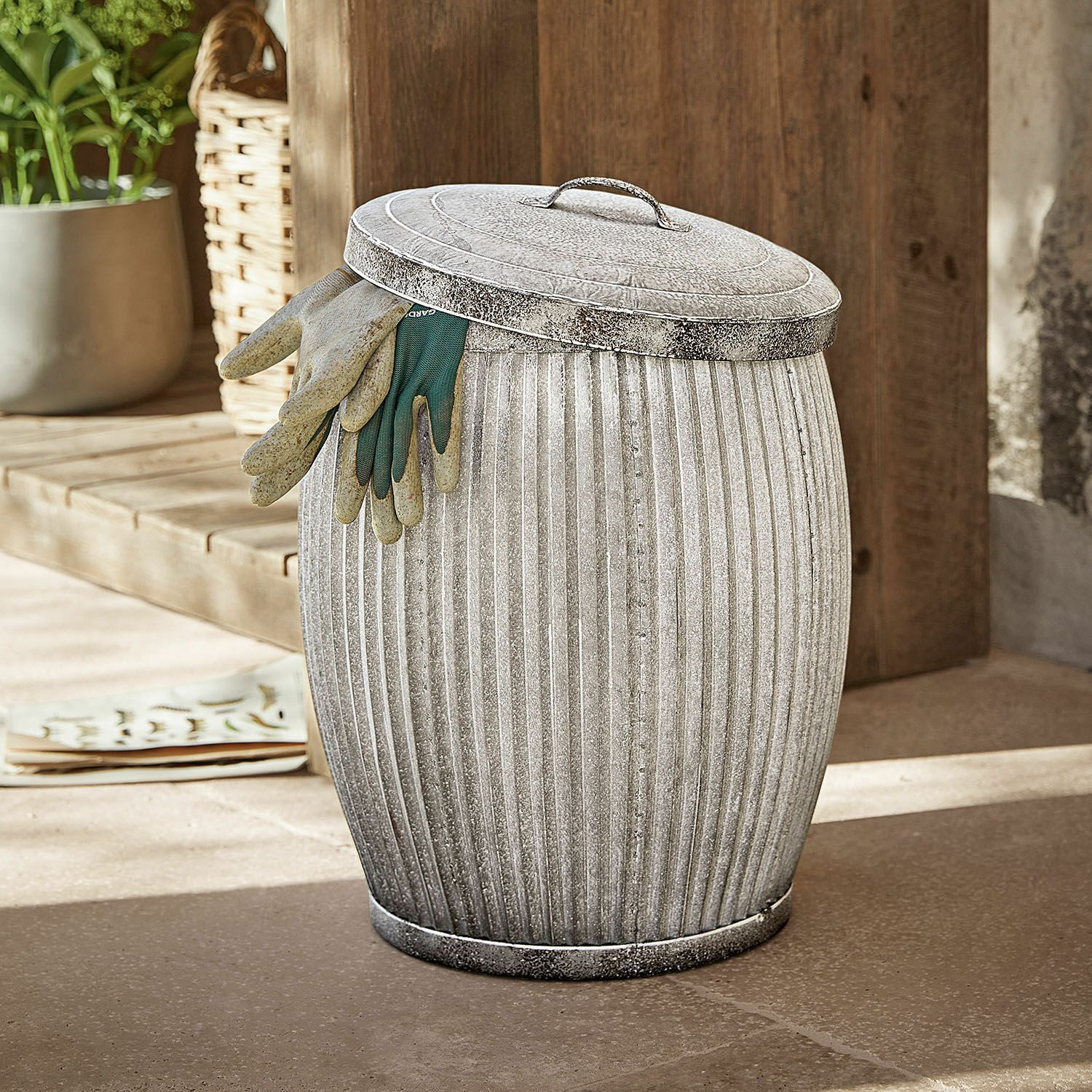 Mirabeau Gartenfigur Abfalleimer Vex antikweiß günstig online kaufen