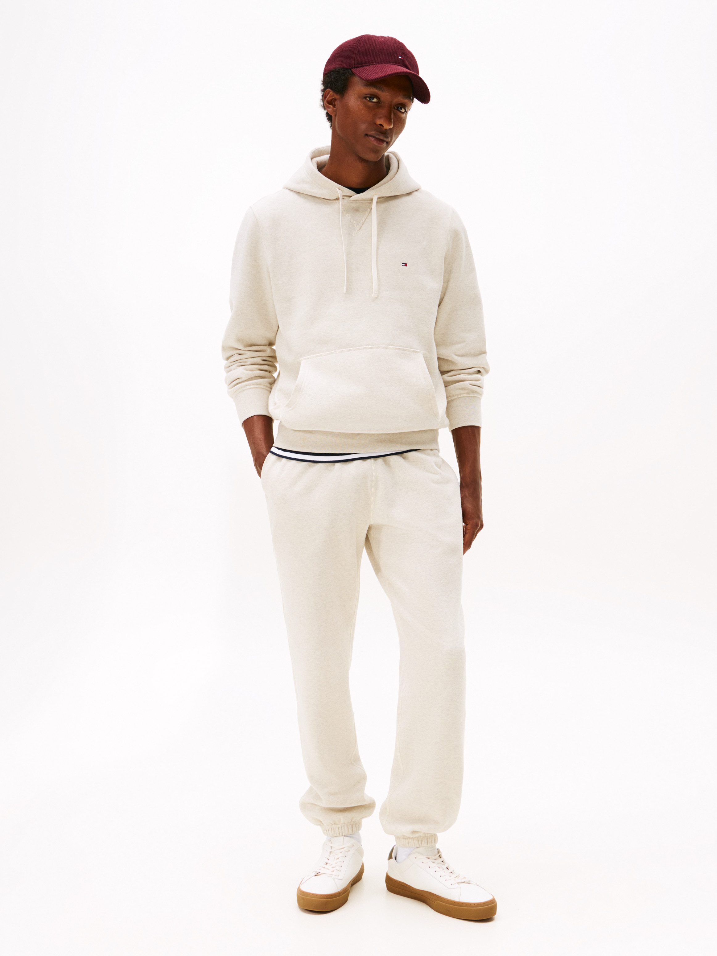 Tommy Hilfiger Hoodie ESS SEASONAL FLEECE HOODY mit Kapuze und Kängurutasche unifarben, casual, regular fit, Baumwollmix, Kapuze