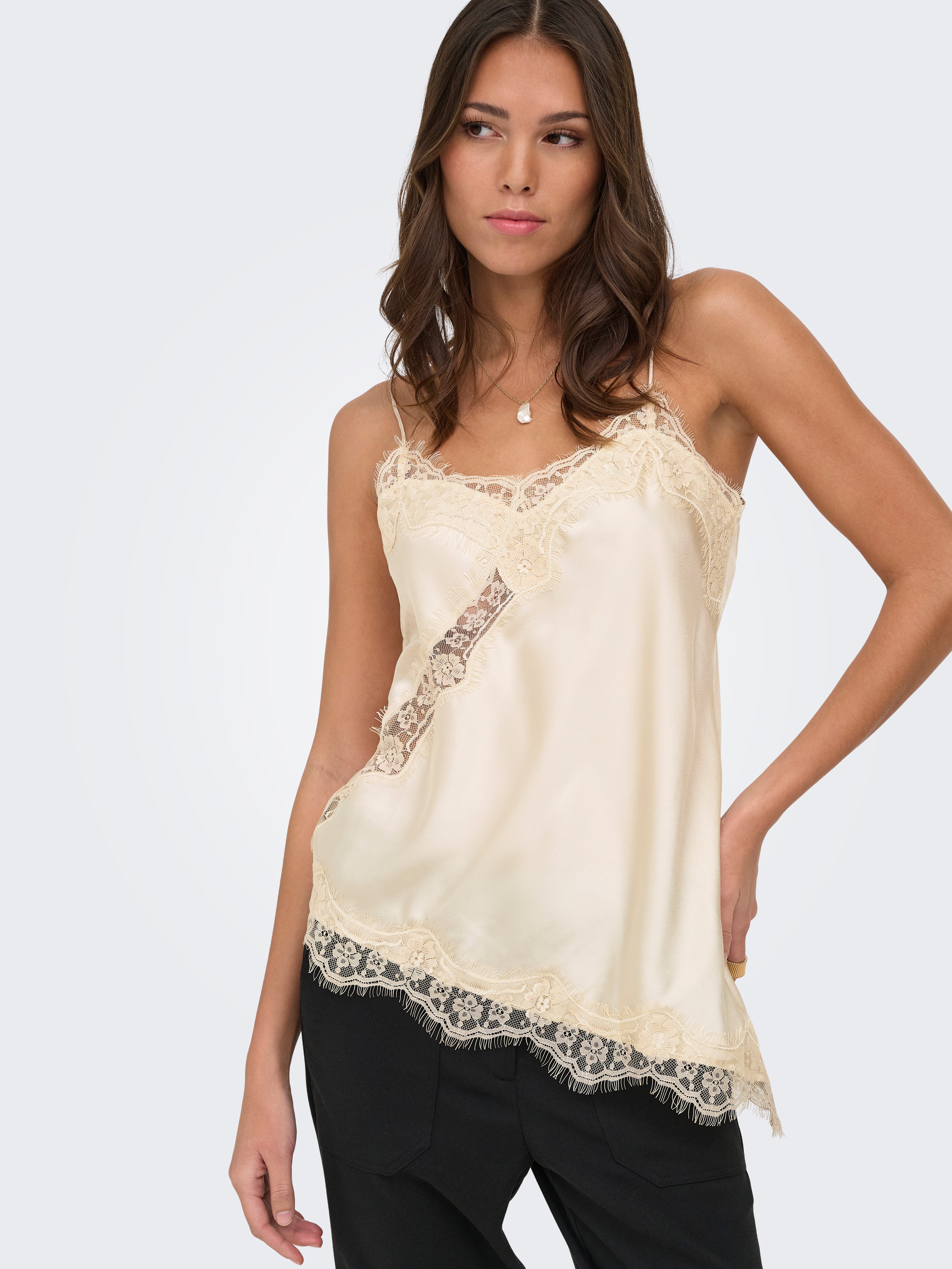 JDY Trägertop JDYFIFI S/L ASYM LACE SINGLET WVN NOOS Polyester, regular fit