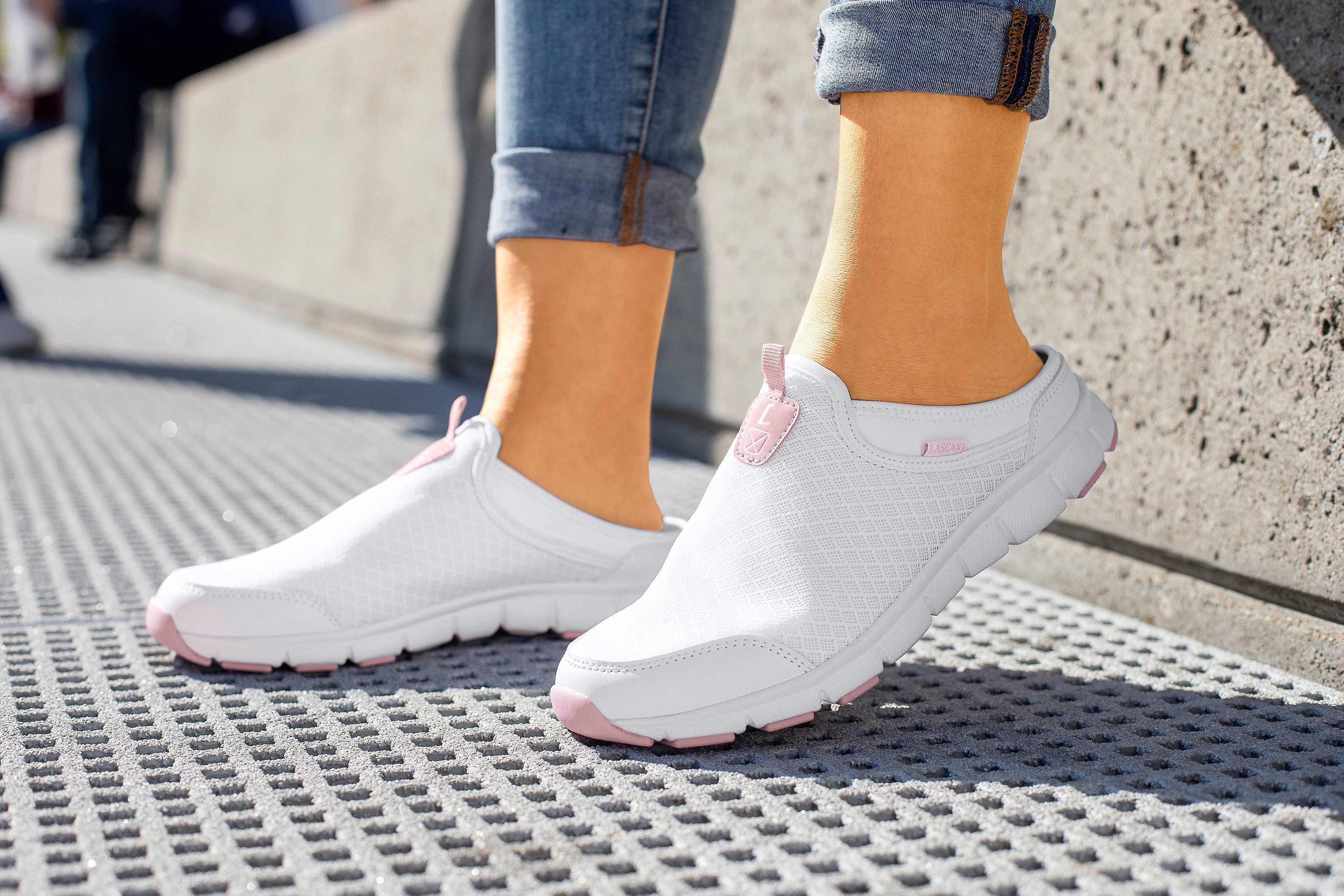 LASCANA Slip-On-Sneaker, Sneaker Halbschuh, Freizeitschuh, Sabot, Clogs aus günstig online kaufen