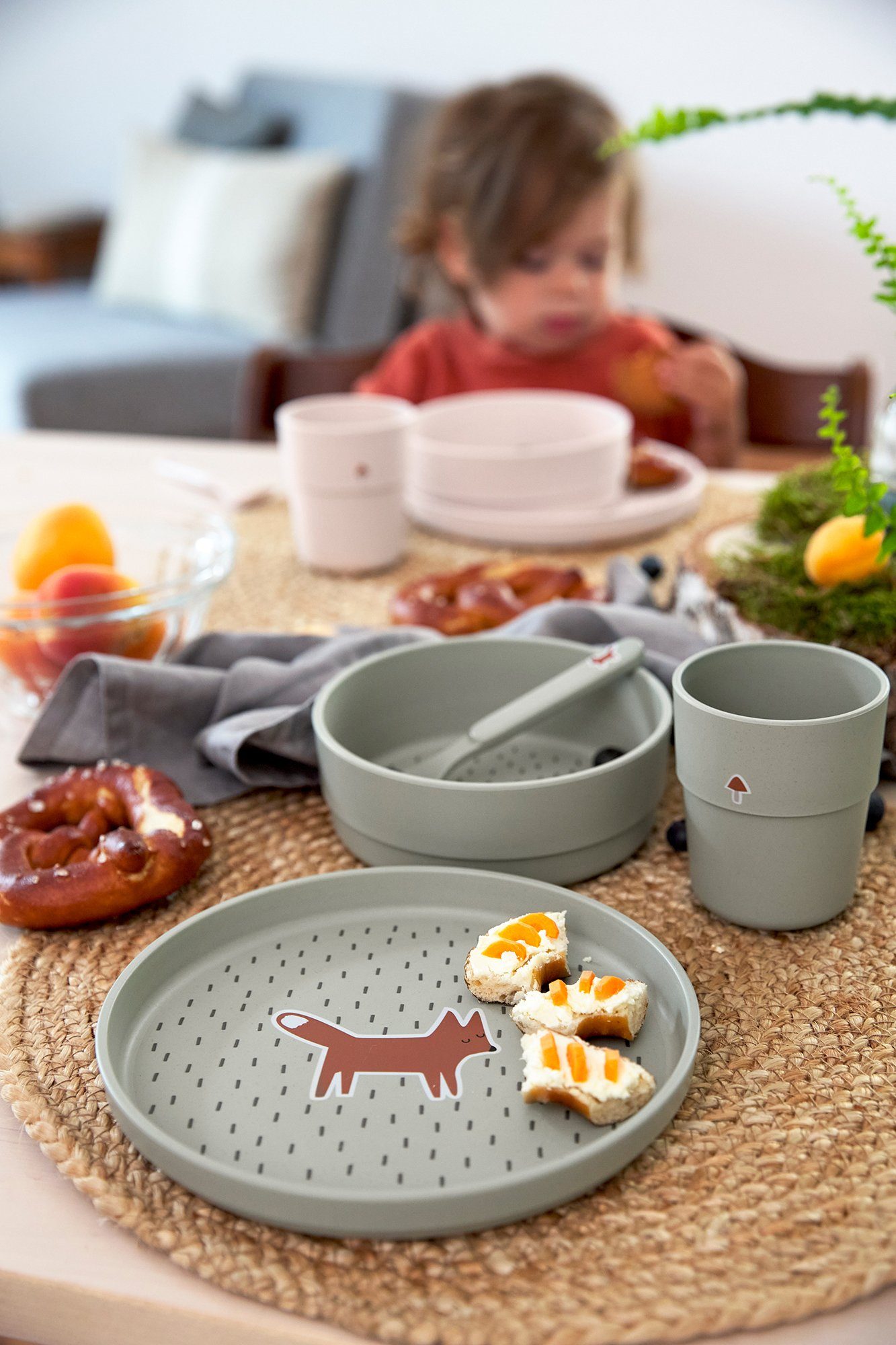 LÄSSIG Kindergeschirr-Set Little Forest, (4-tlg), mit Forest 1 Schale, Teller, Little Polyethylen, und Becher Fuchs Zellulose, Löffel Personen, Fox