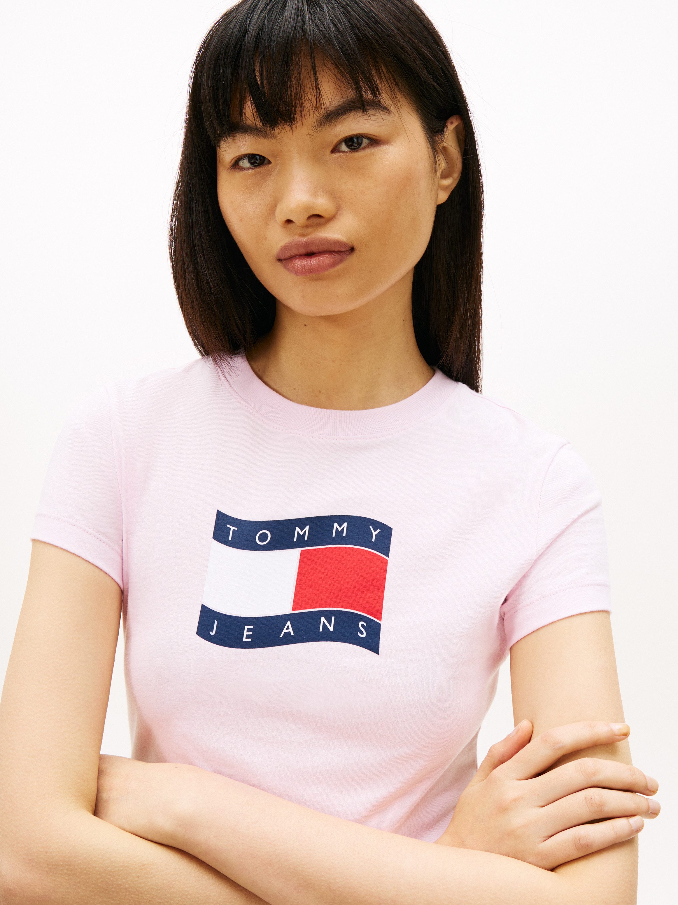 Tommy Jeans T-Shirt TJW SLIM WAVY FLAG TEE EXT mit Rundhalsausschnitt