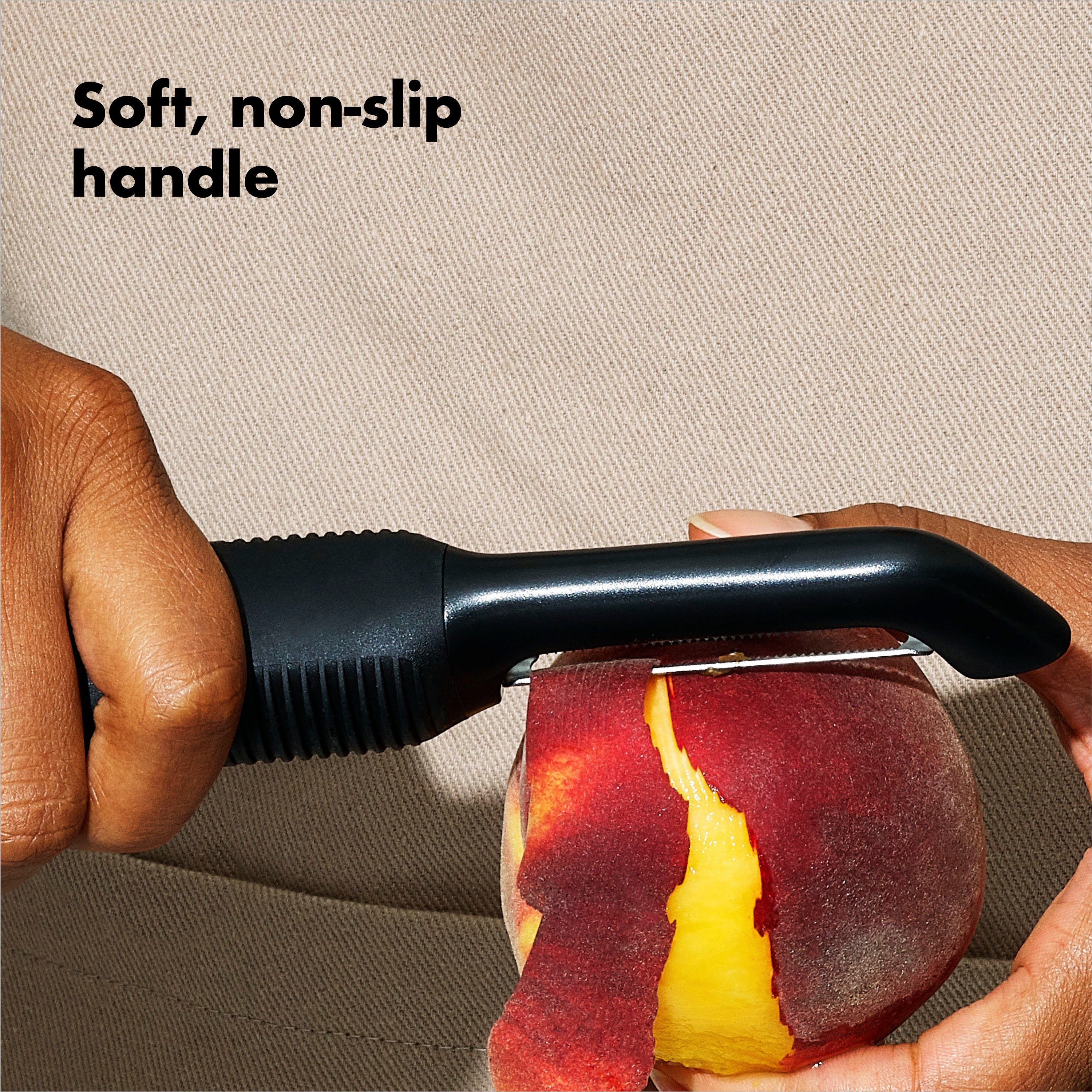 OXO Good Grips Kartoffelschäler Sparschäler / Gemüseschäler, mit geriffelter Edelstahlklinge