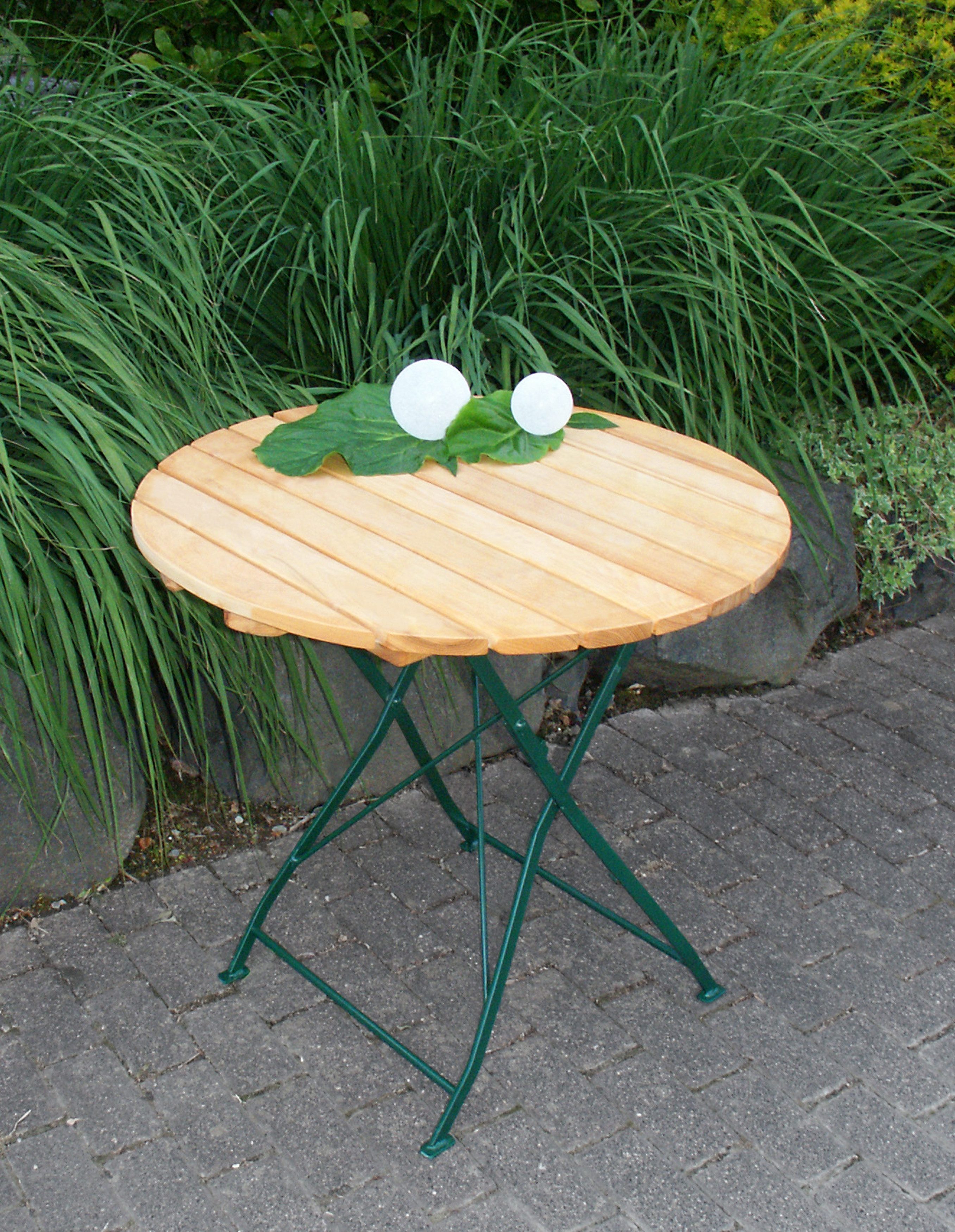 TPFGarden Gartentisch BAD BELZIG (Robuster Garten Holztisch Outdoor runde Tischplatte, 1-St., Garten-Esstisch 77cm Durchmesser Holz (aus Robinienholz), Gestell Flachstahl dunkelgrün - klappbar - Hochwertige Verarbeitung