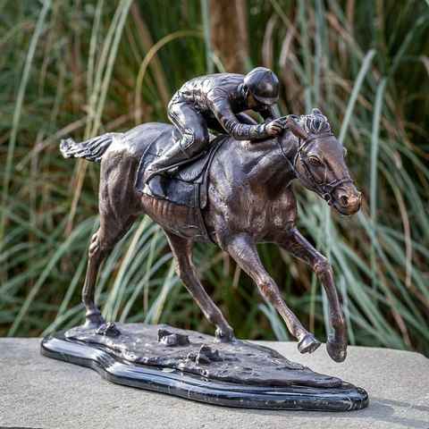 IDYL Dekofigur IDYL Bronze-Skulptur Jockey auf Pferd, Bronze