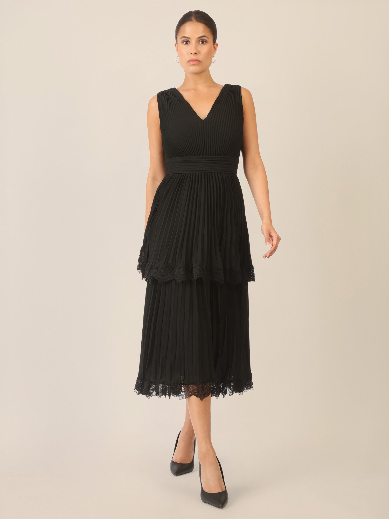 Apart Cocktailkleid mit Stufenrock und Spitze günstig online kaufen