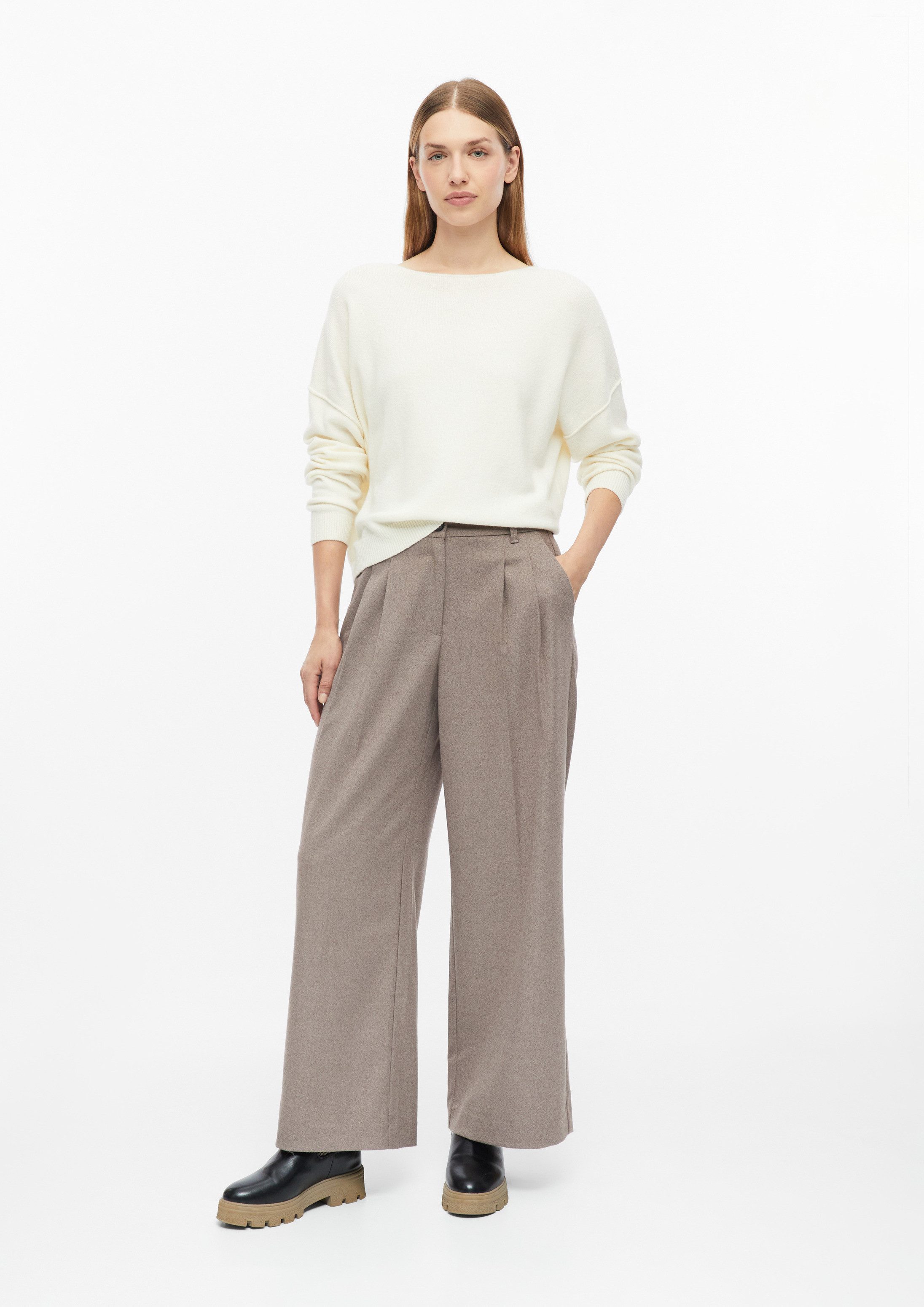 s.Oliver Chinos Hose Weiche Extra Wide Leg Hose mit Bundfalten