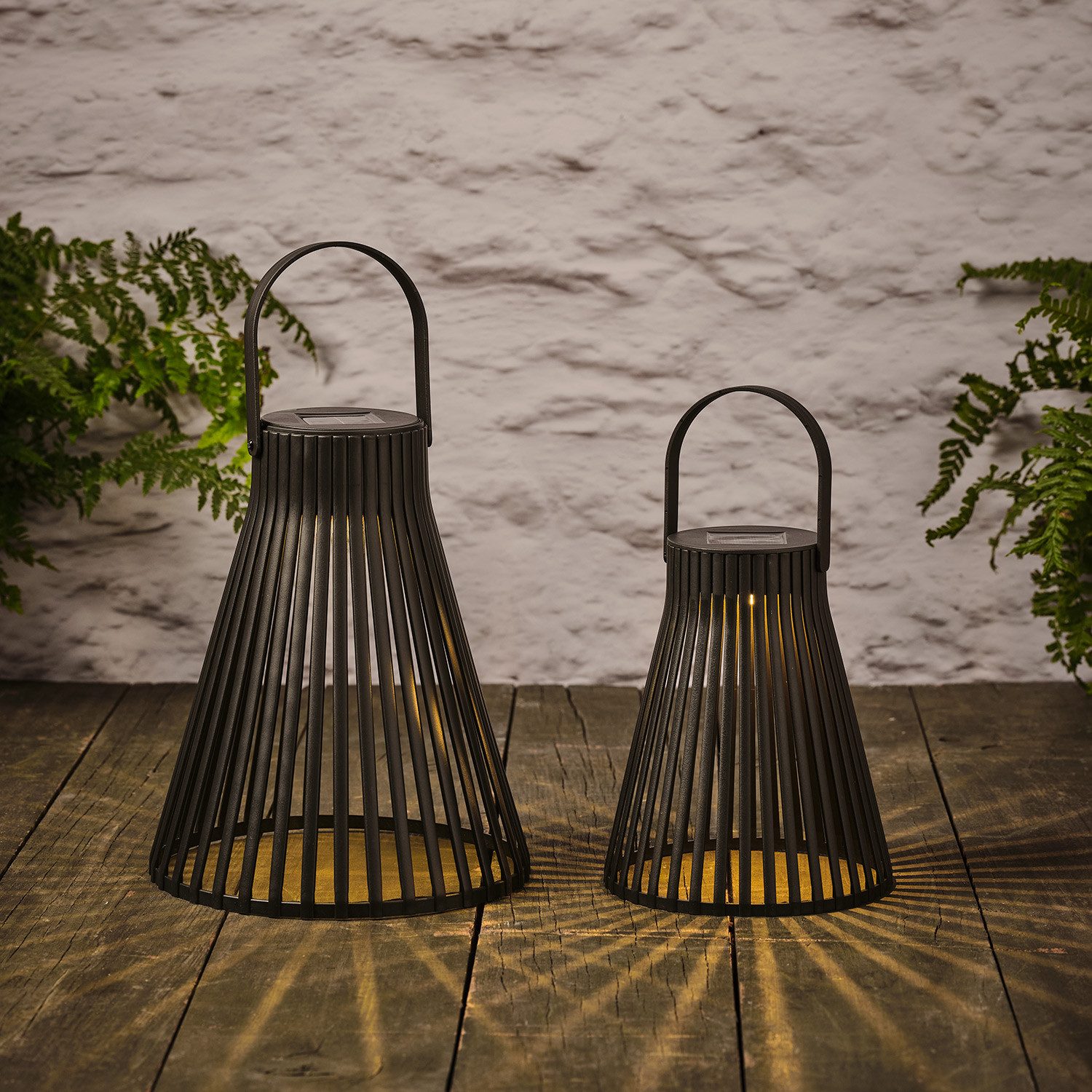 Lights4fun LED Laterne 2er Set Solar Laternen Rattan schwarz