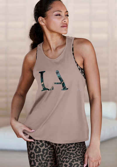 LASCANA ACTIVE Funktionsshirt mit Cut out im Rücken