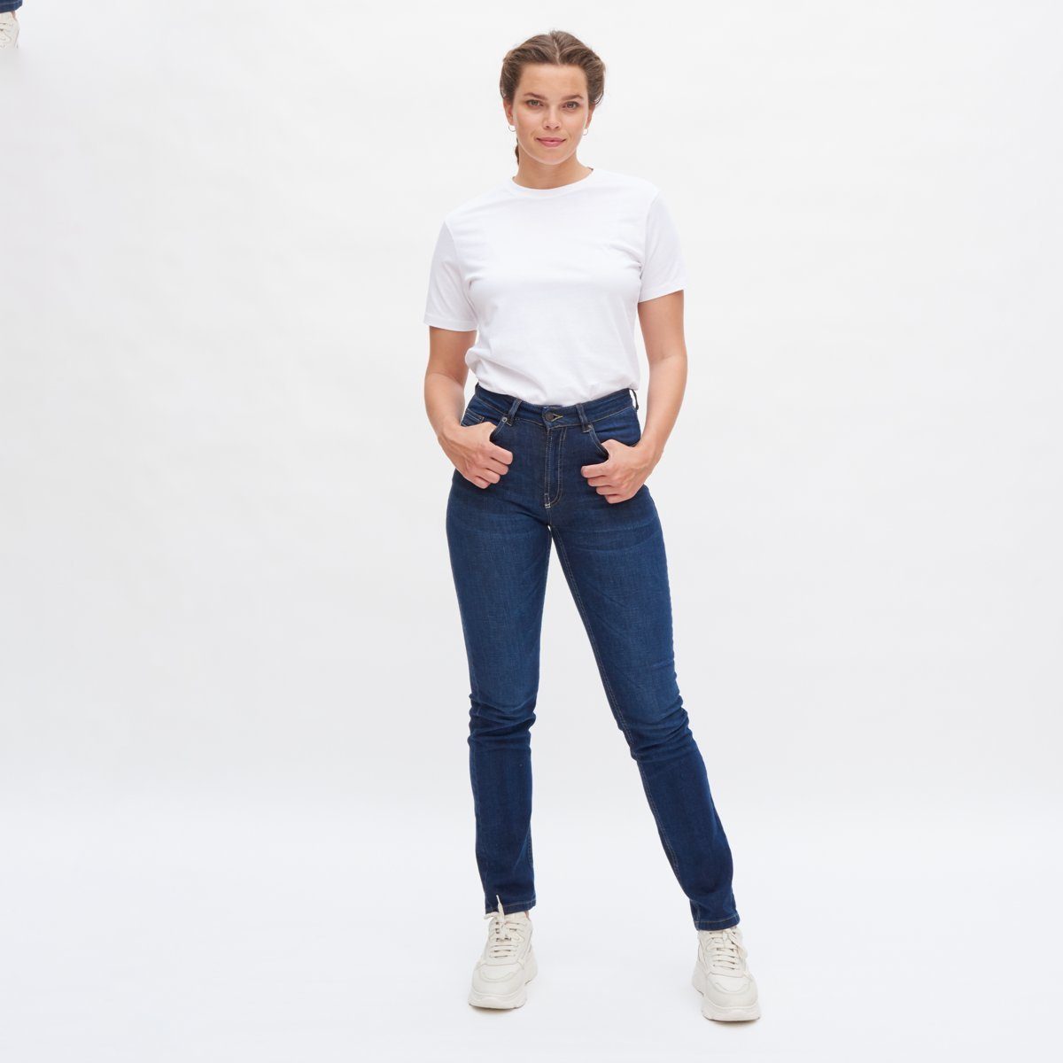 LIVING CRAFTS Bequeme Jeans Legerer im 5-Pocket Stil Dark Blue DONNA Denim Schnitt