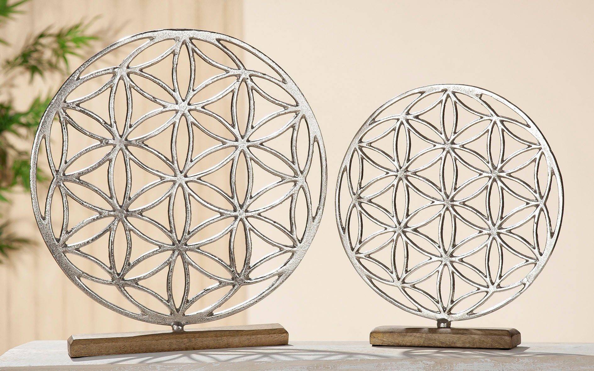 Dekoobjekt Lebensblume auf Holzbase, silber