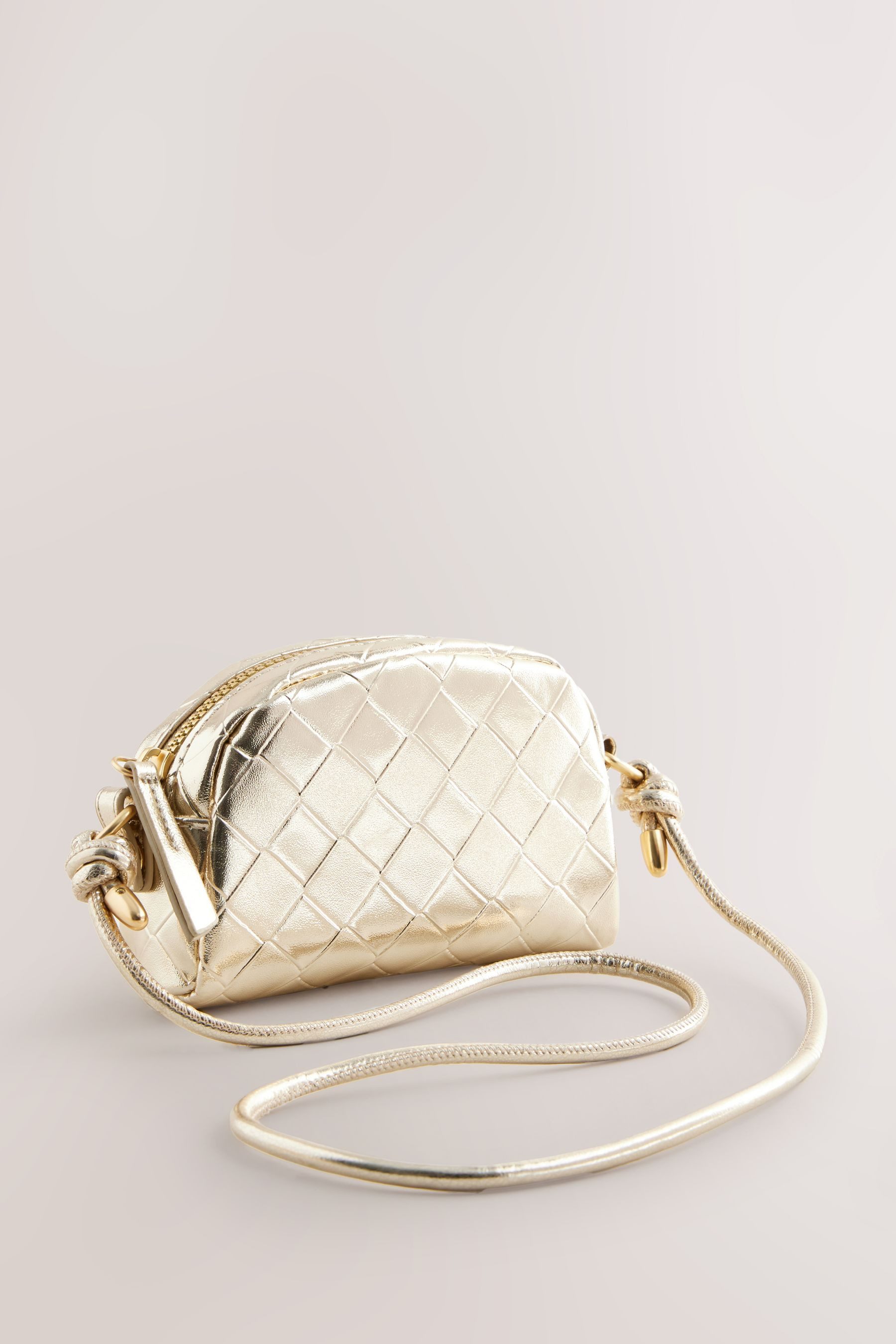 Next Umhängetasche Metallic-Umhängetasche (1-tlg)