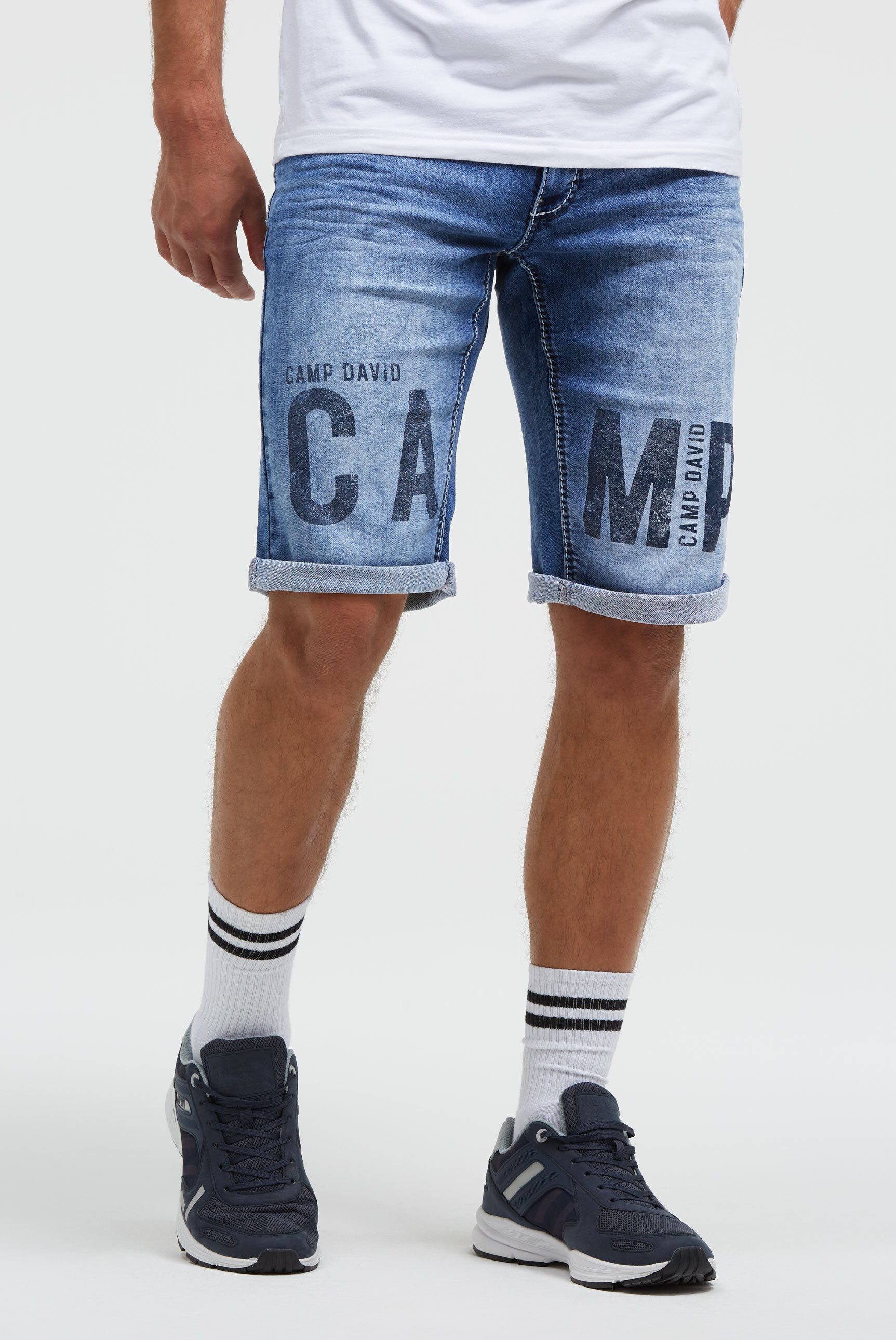 CAMP DAVID Jeansshorts mit breiten Nähten