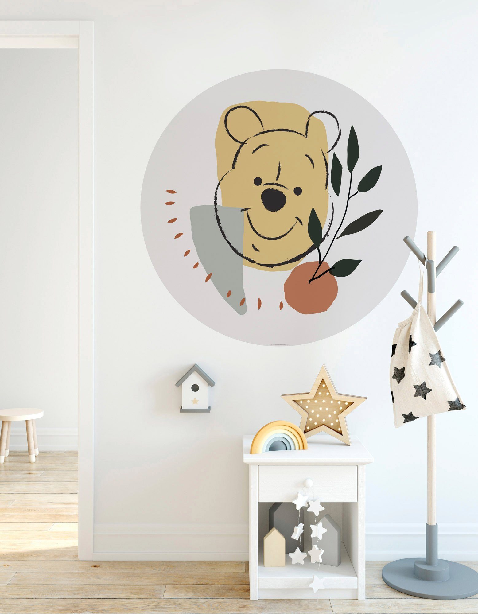 Komar Fototapete Vlies selbstklebend - Winnie the Pooh Smile - Größe 125 x 125 cm, glatt, bedruckt, Kinderzimmer