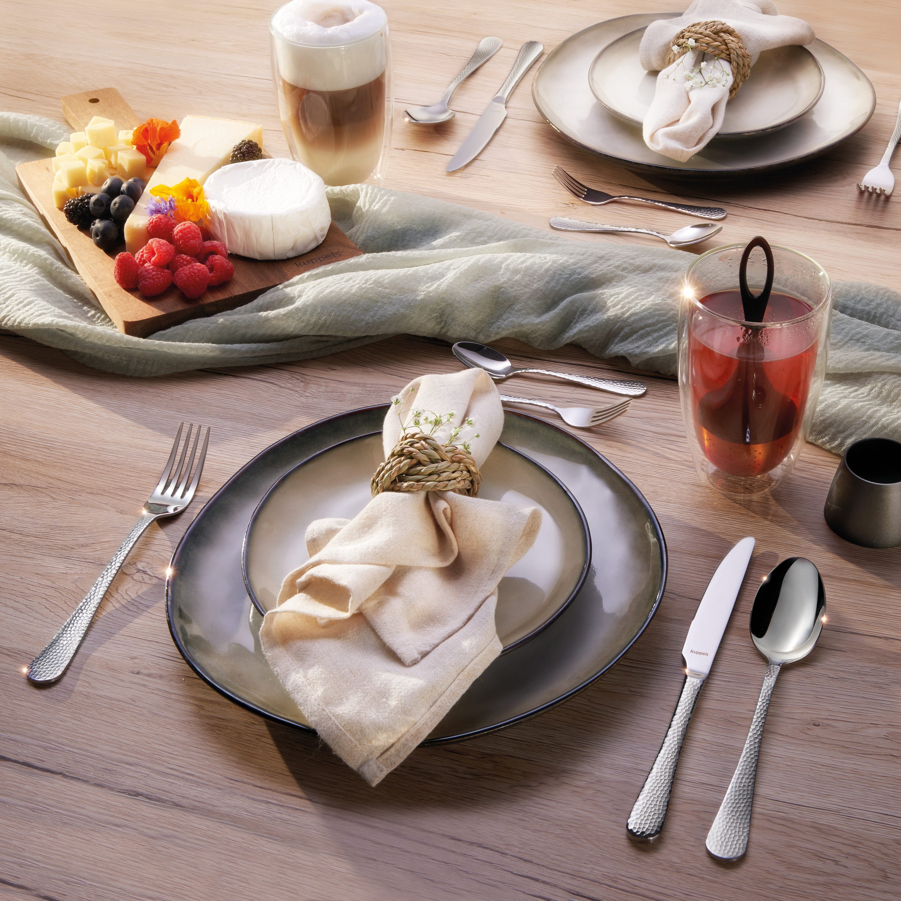 Kuppels Besteck-Set CRYSTAL (30-tlg), 13/0 18/0, Edelstahl 18/0, gehämmert.