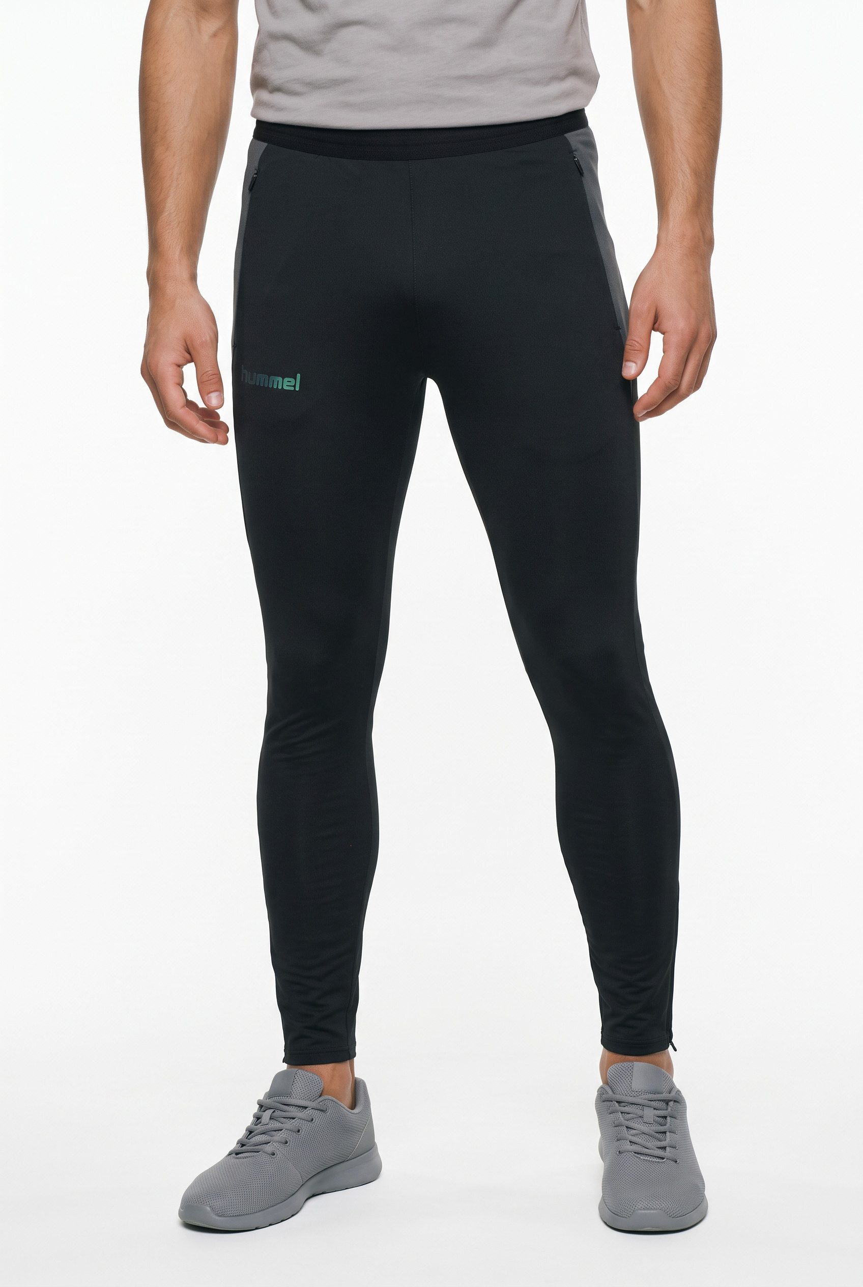 hummel Trainingshose HMLBLAZE26 PRO TRAINING PANTS aus Polyester und Elasthan, sportliche Passform, flexible Passform