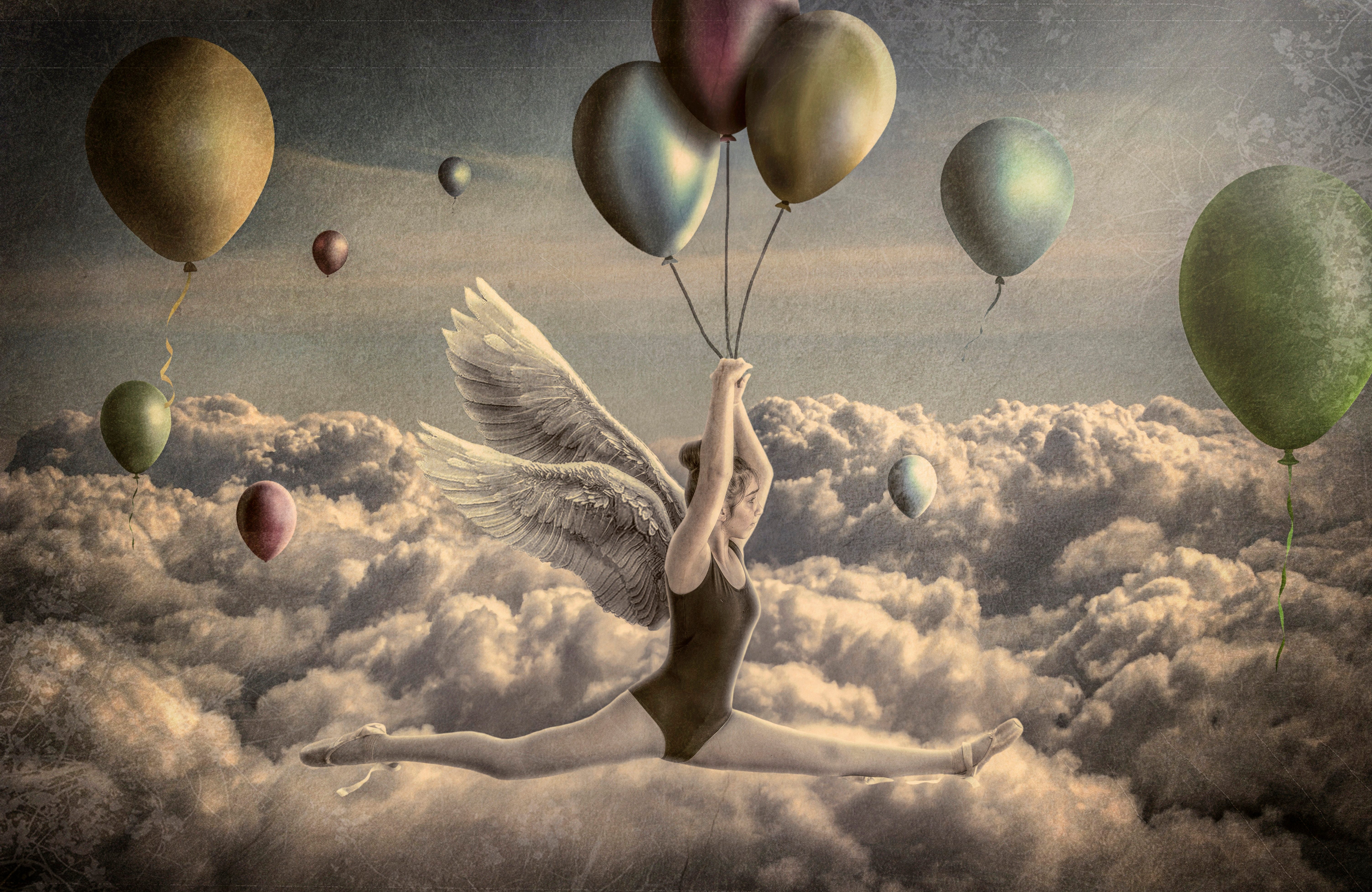Papermoon Fototapete VLIES-Tapete Premium Himmel Frau Engel Luftballons Wolken Metallic, Kleister KOSTENLOS, reduziert, 3D-Effekt, restlos trocken abziehbar, (komplett Set inkl. Обоиkleister, 8291), Wandtapete Bild Dekoration Wand-Dekor Motiv Tapete Poster