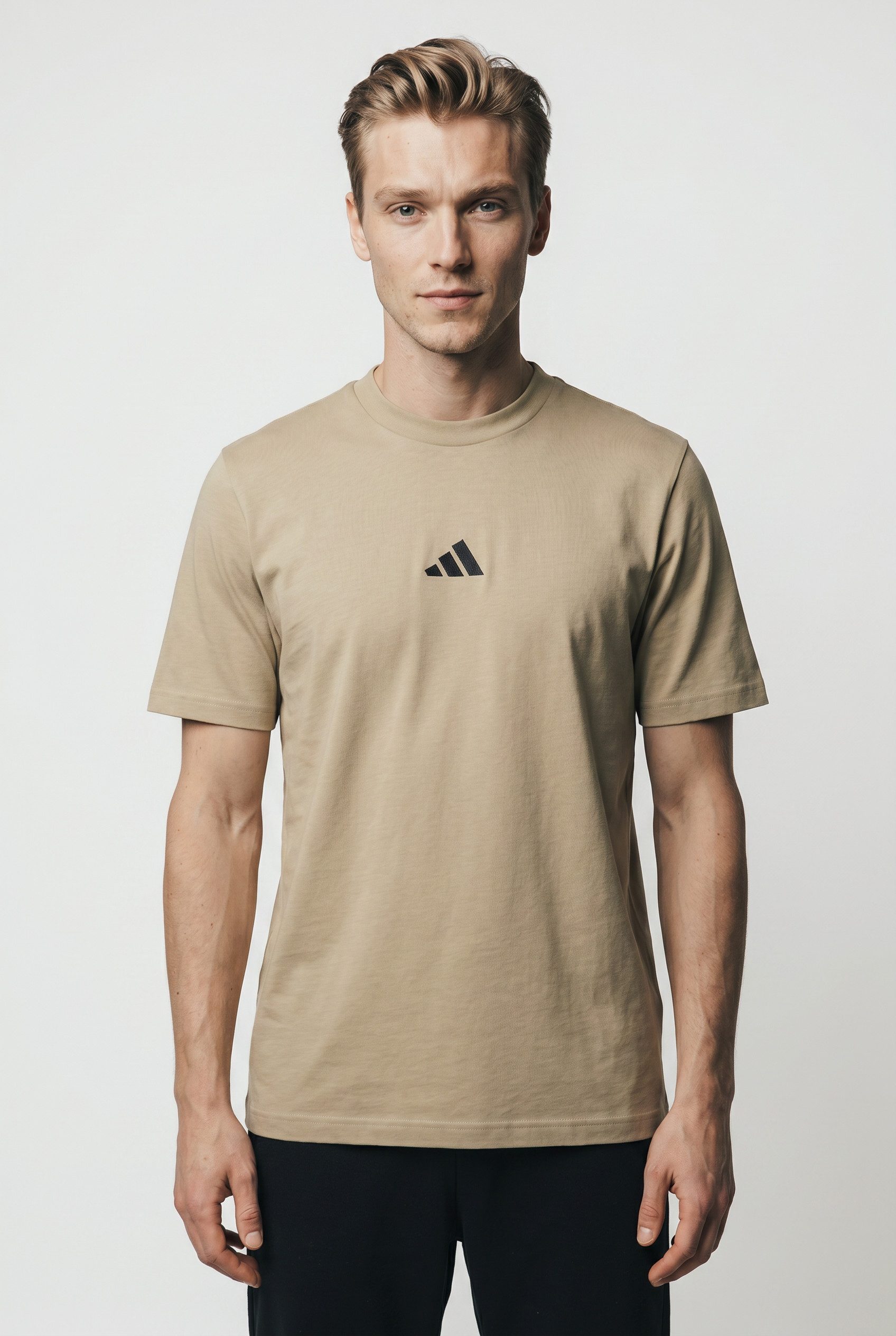 adidas Sportswear T-Shirt ESSENTIALS SMALL LOGO SINGLE JERSEY sportliches Kurzarmshirt, mit Rundhalsausschnitt