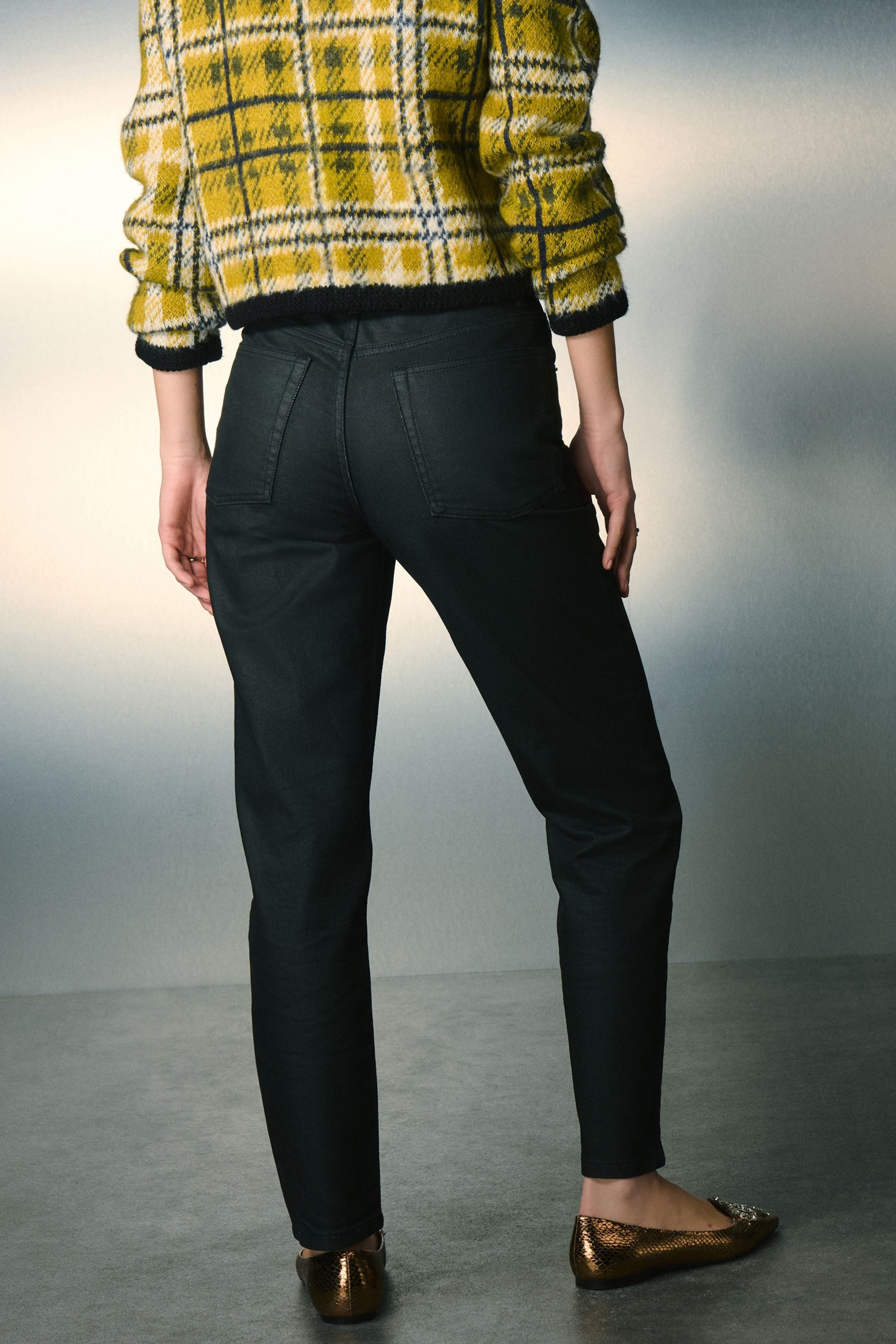 Next Mom-Jeans Gestufte Mom-Jeans mit Comfort-Stretch (1-tlg)